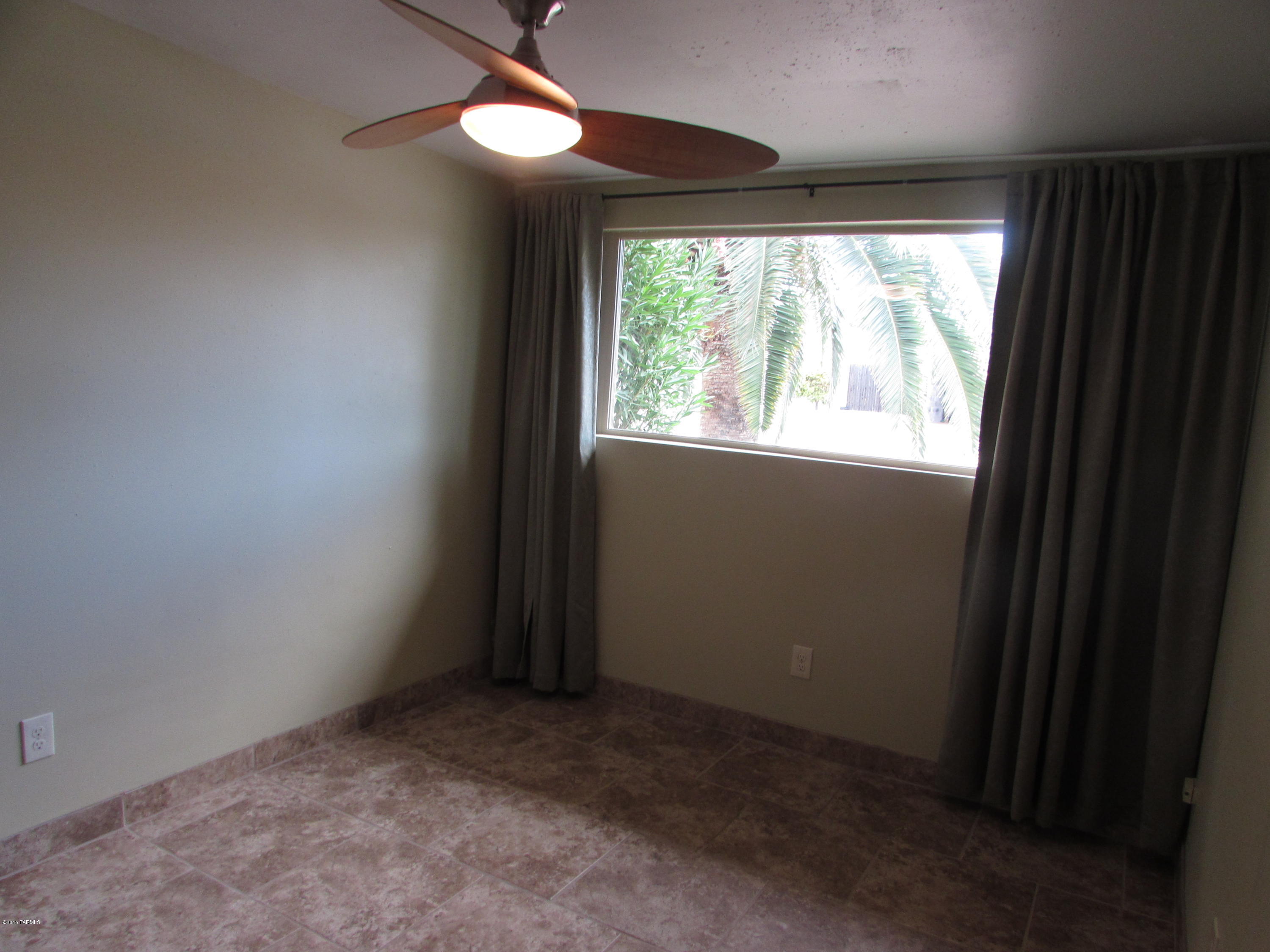 Hidden Hills East (1-118) - Residential Lease