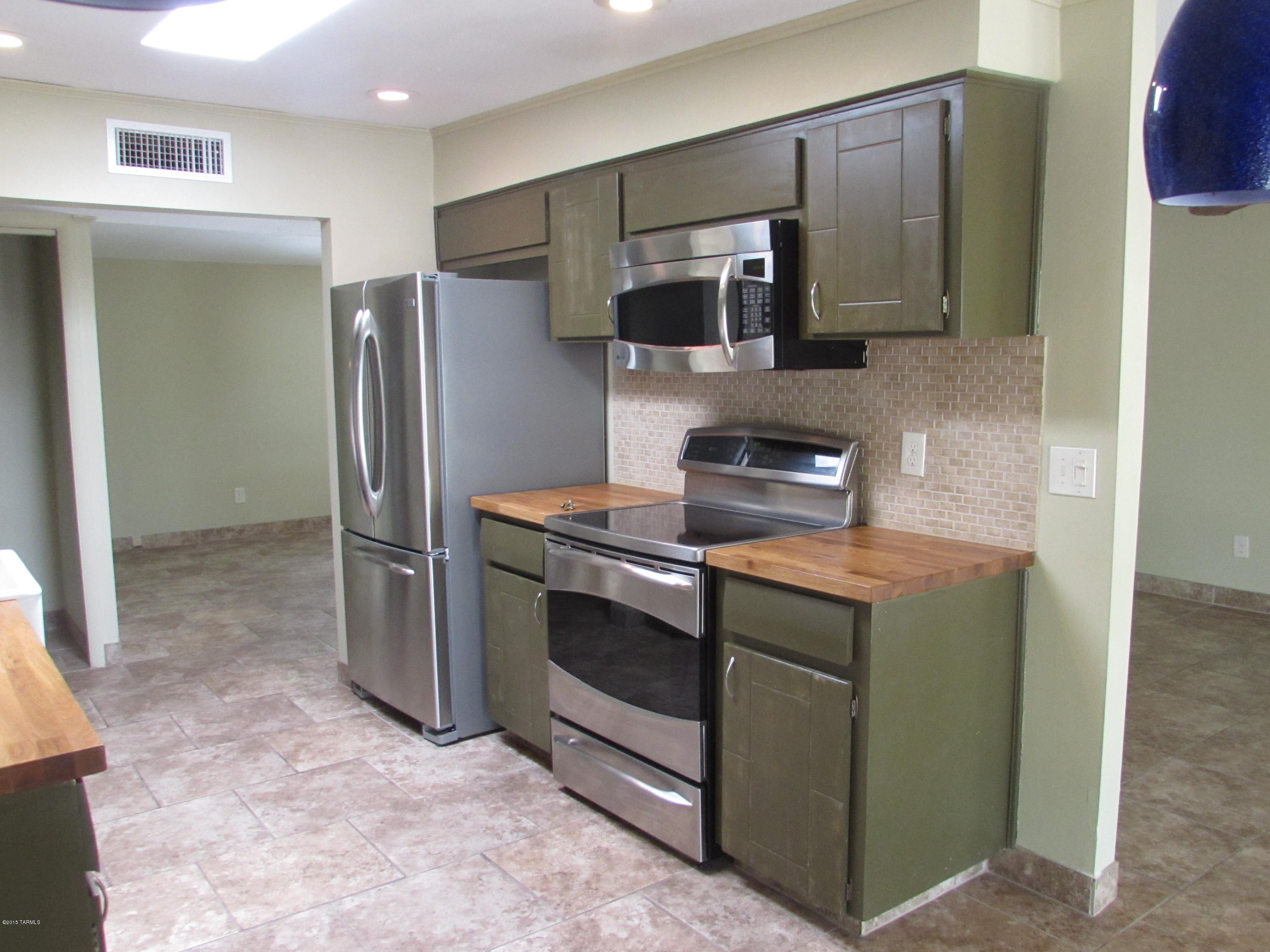 Hidden Hills East (1-118) - Residential Lease