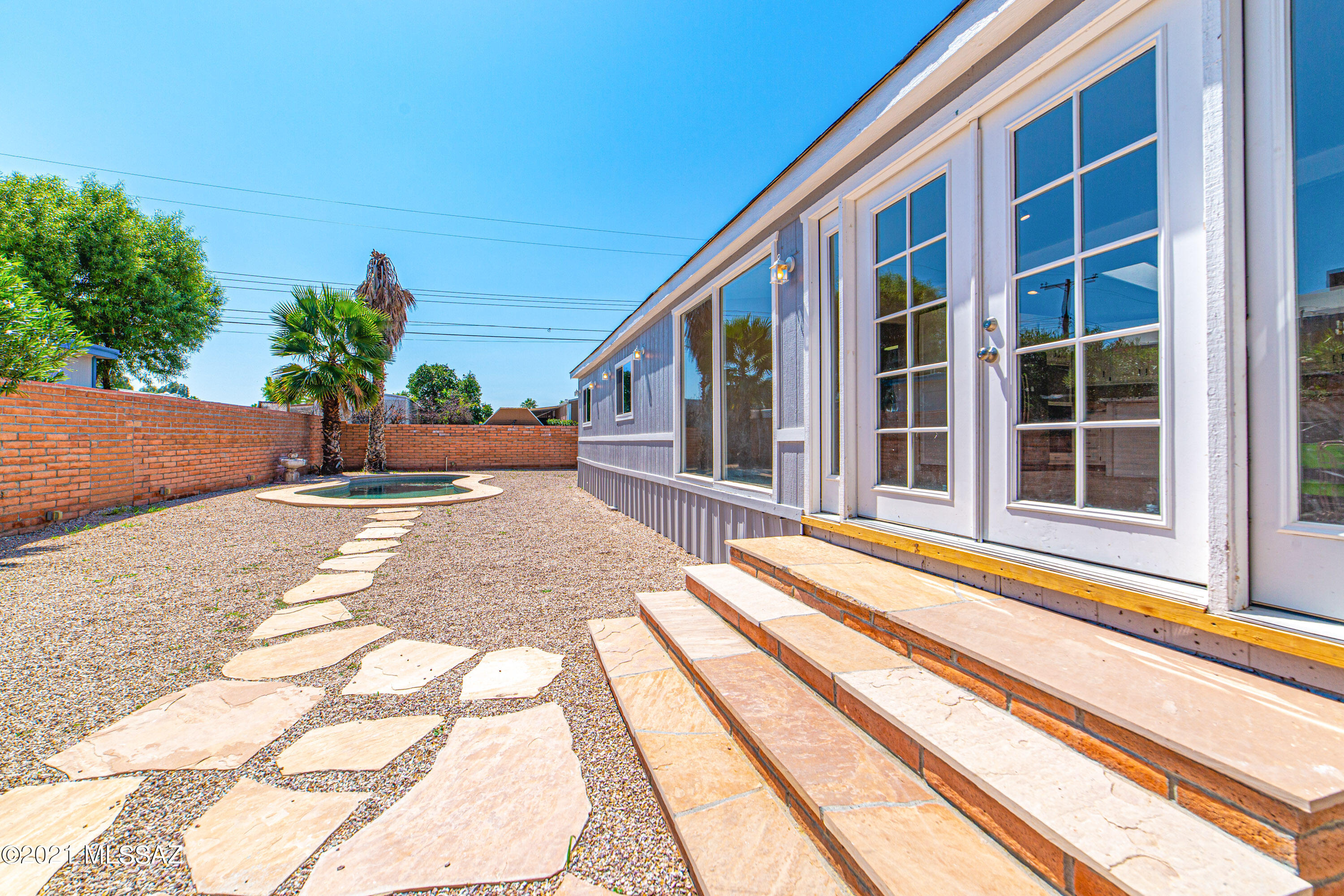 Riverside Gardens - Residential