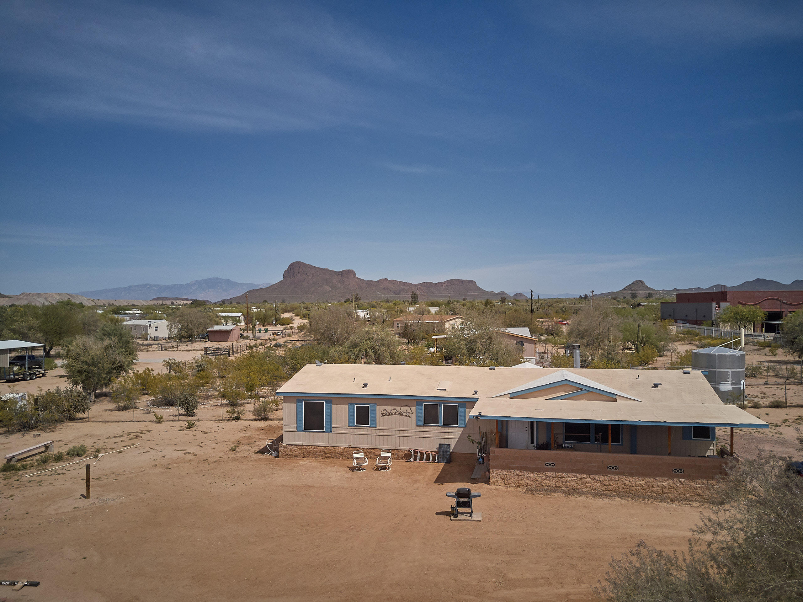 Great property on West-Side of Tucson.
Lots of room for toys, gardens or extra buildings or even a Pool.  Just off of Sandario Road with over an acre of views ad space.  Great updated Home that will not last.  Split bedroom plan and lots of room for storage.  This is a well maintained property that has peace and quiet and within just a few minutes of shopping and needed services.  The pride of ownership shows throughout this place.  Seller is sad to go but is motivated to sell.  Come see it today as it will not last long...Call for your private showing today...