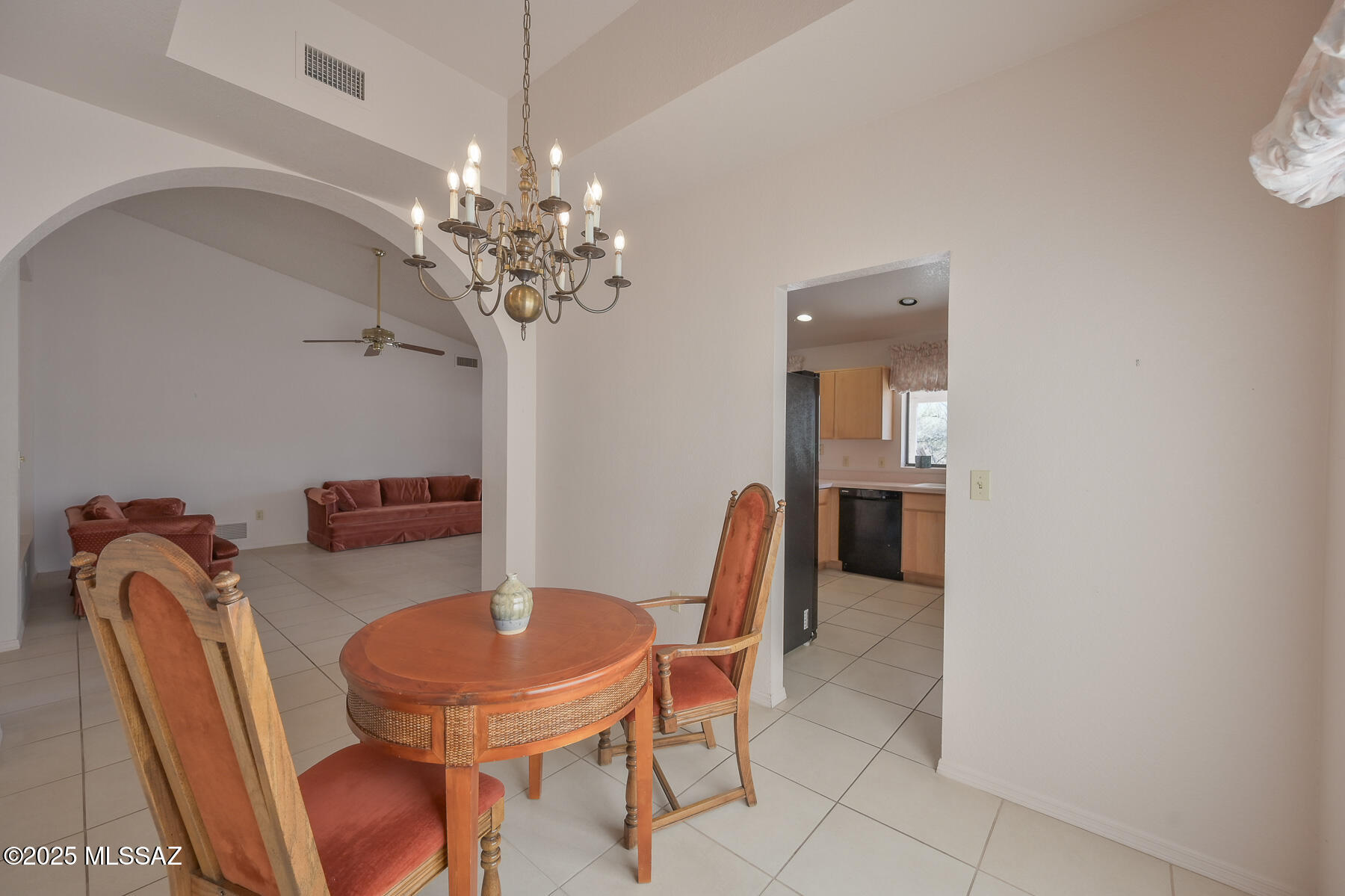 San Domingo  (27-37) - Residential