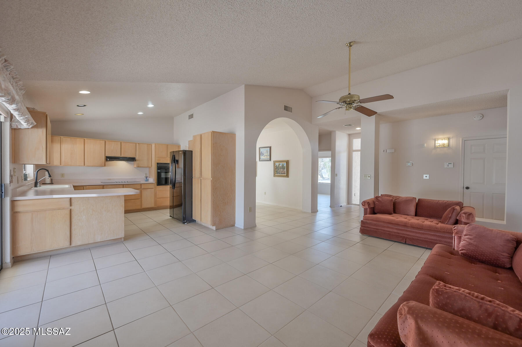 San Domingo  (27-37) - Residential