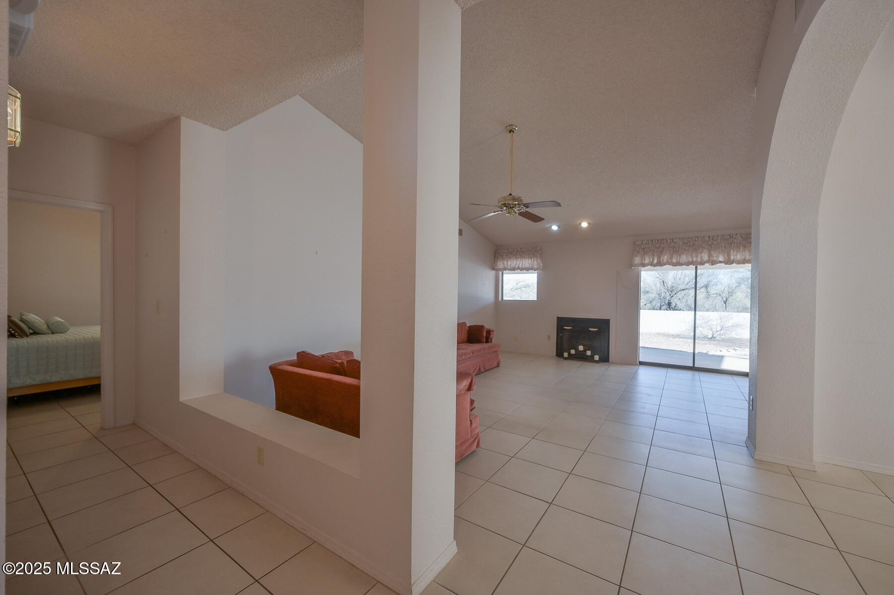 San Domingo  (27-37) - Residential