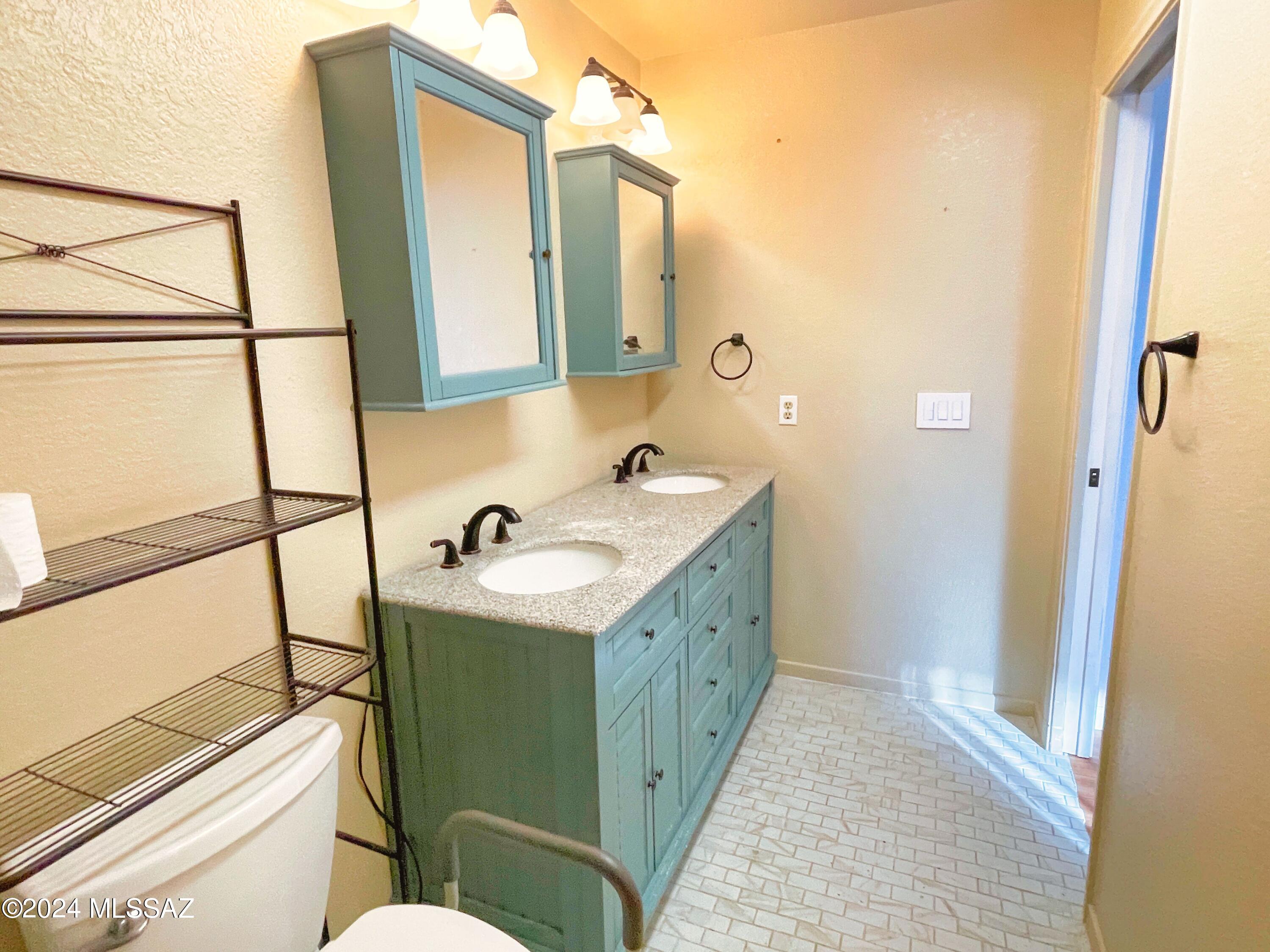 Oak Tree at Midvale Park (1-229) - Residential Lease