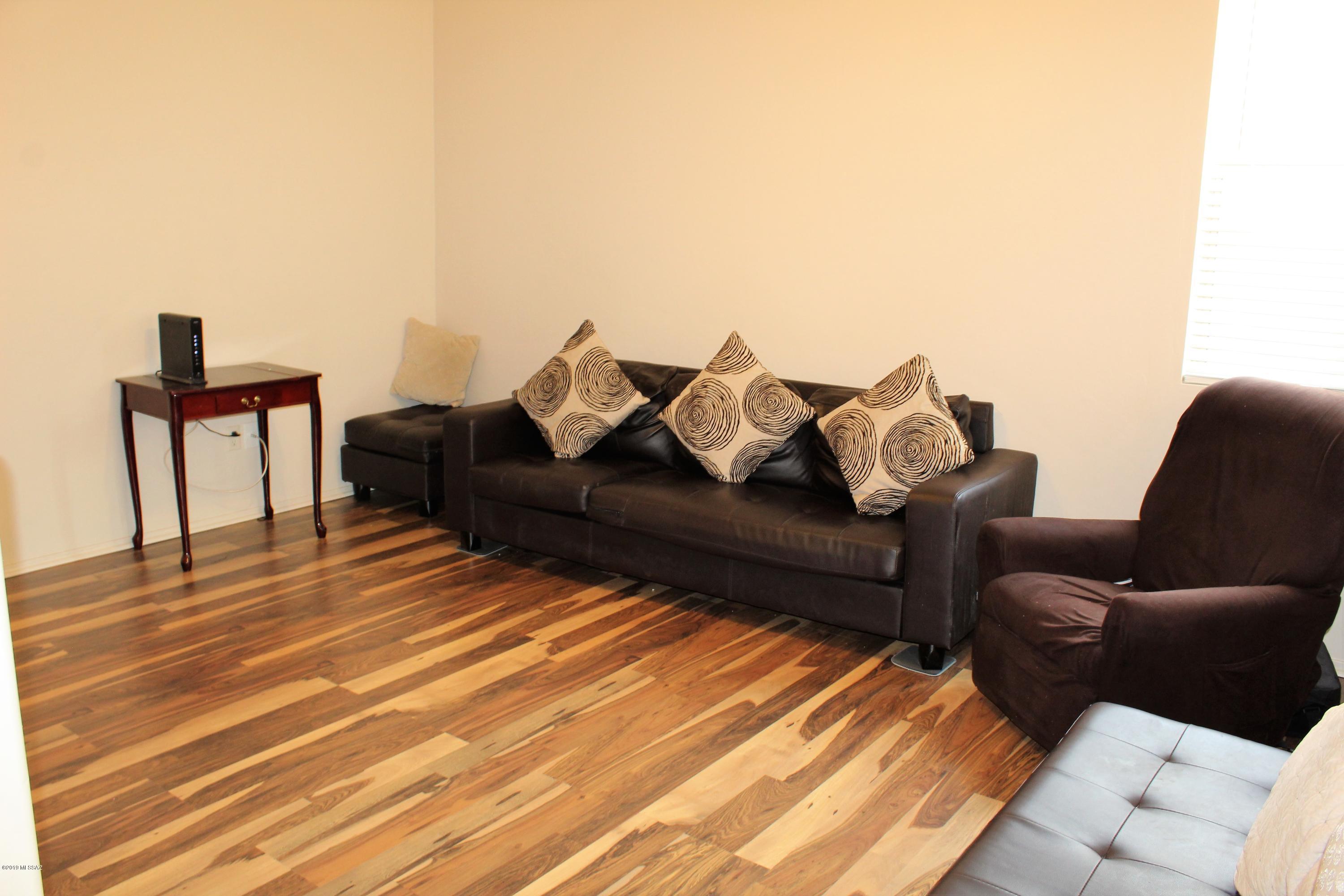 Paseo del Rio - Residential