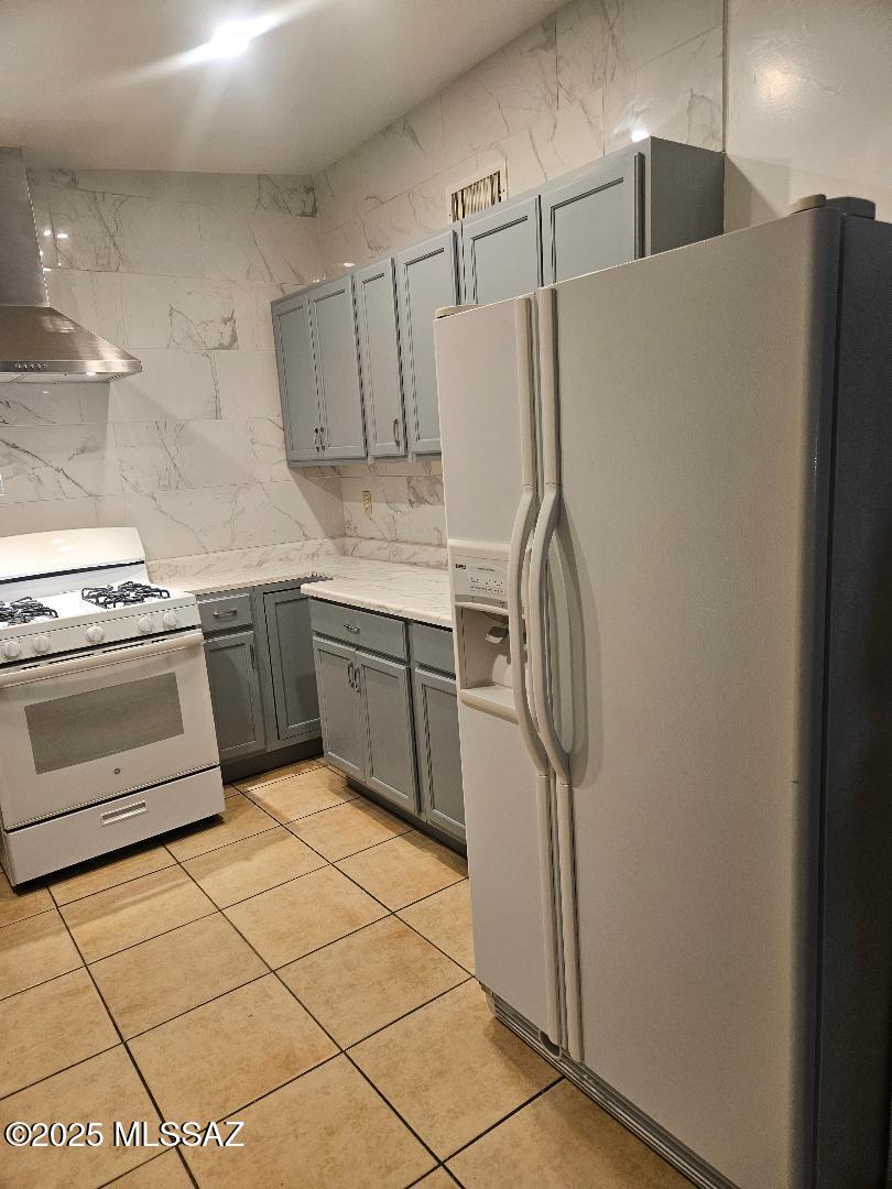 Jamaican Estates (1-77) - Residential Lease
