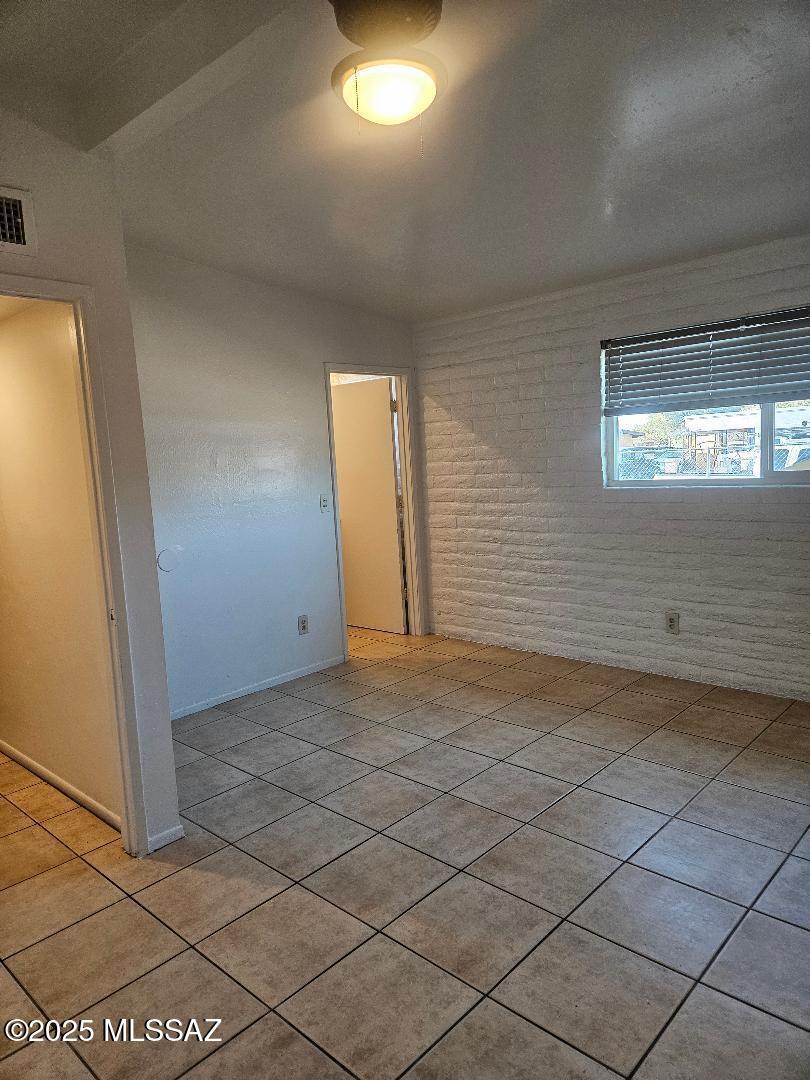 Jamaican Estates (1-77) - Residential Lease