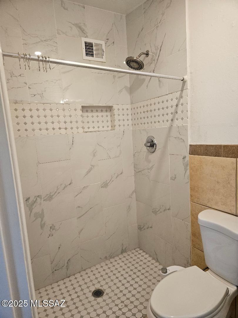 Jamaican Estates (1-77) - Residential Lease