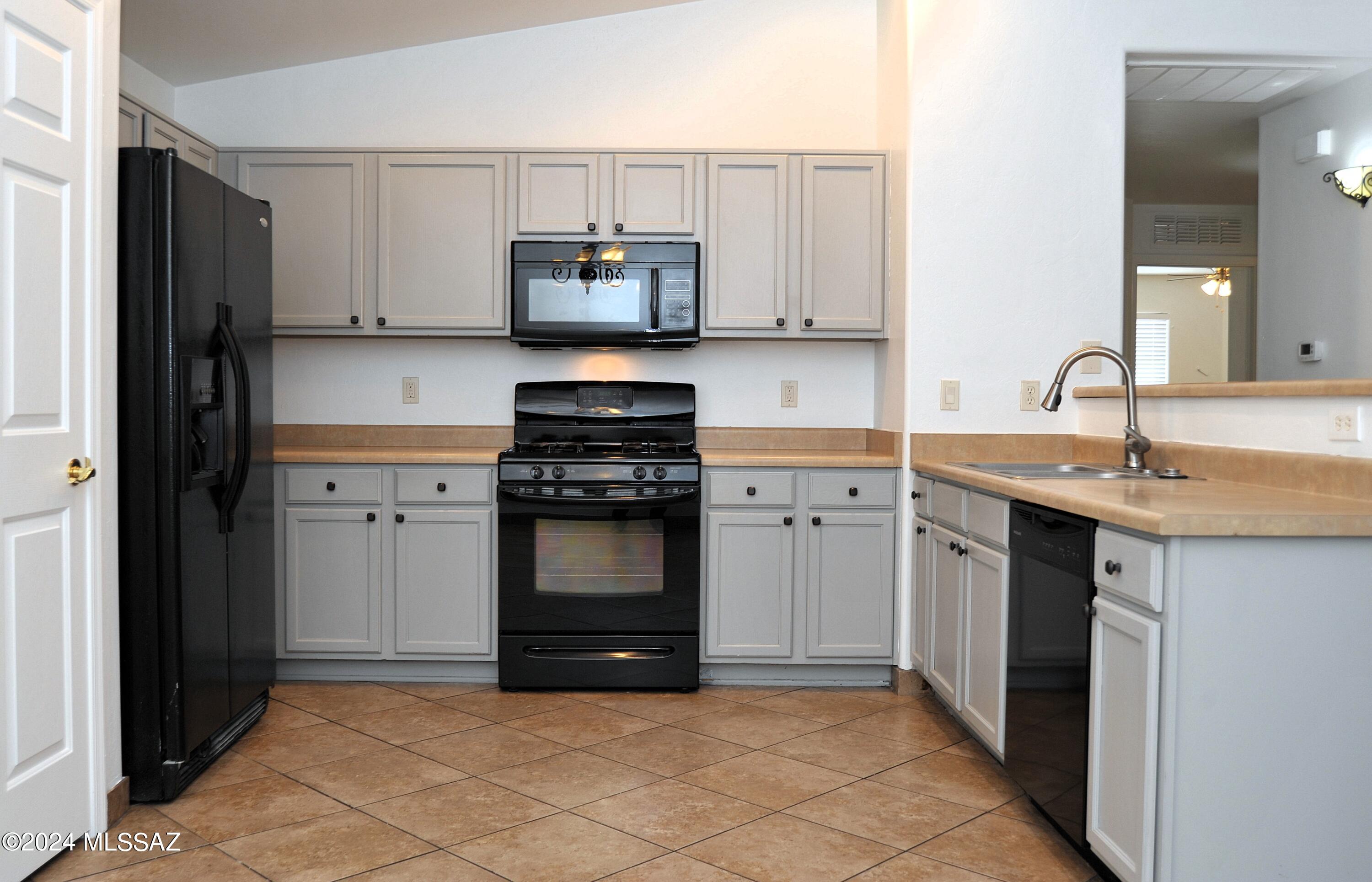 La Tierra Buena (1-207) - Residential Lease