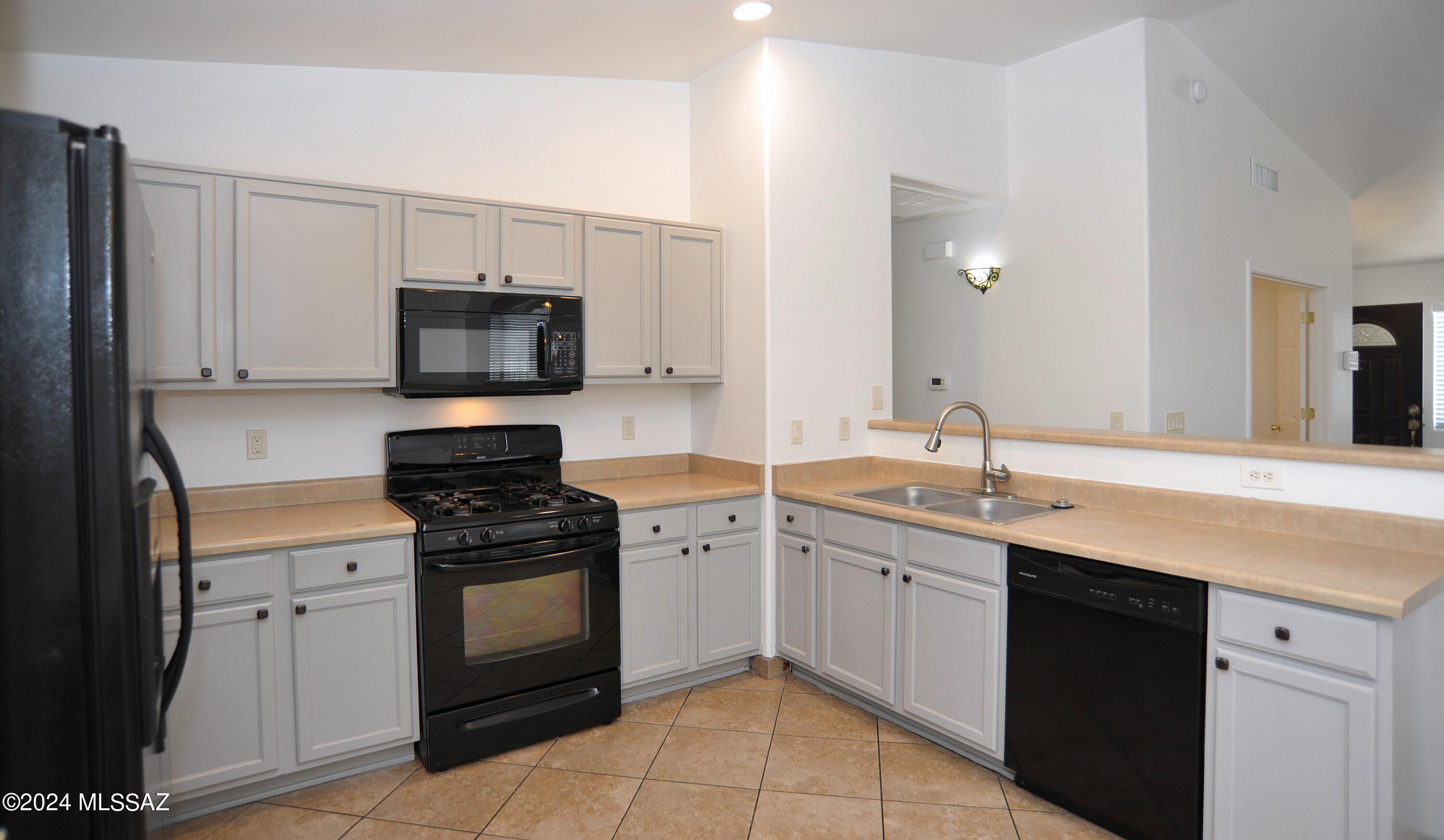La Tierra Buena (1-207) - Residential Lease