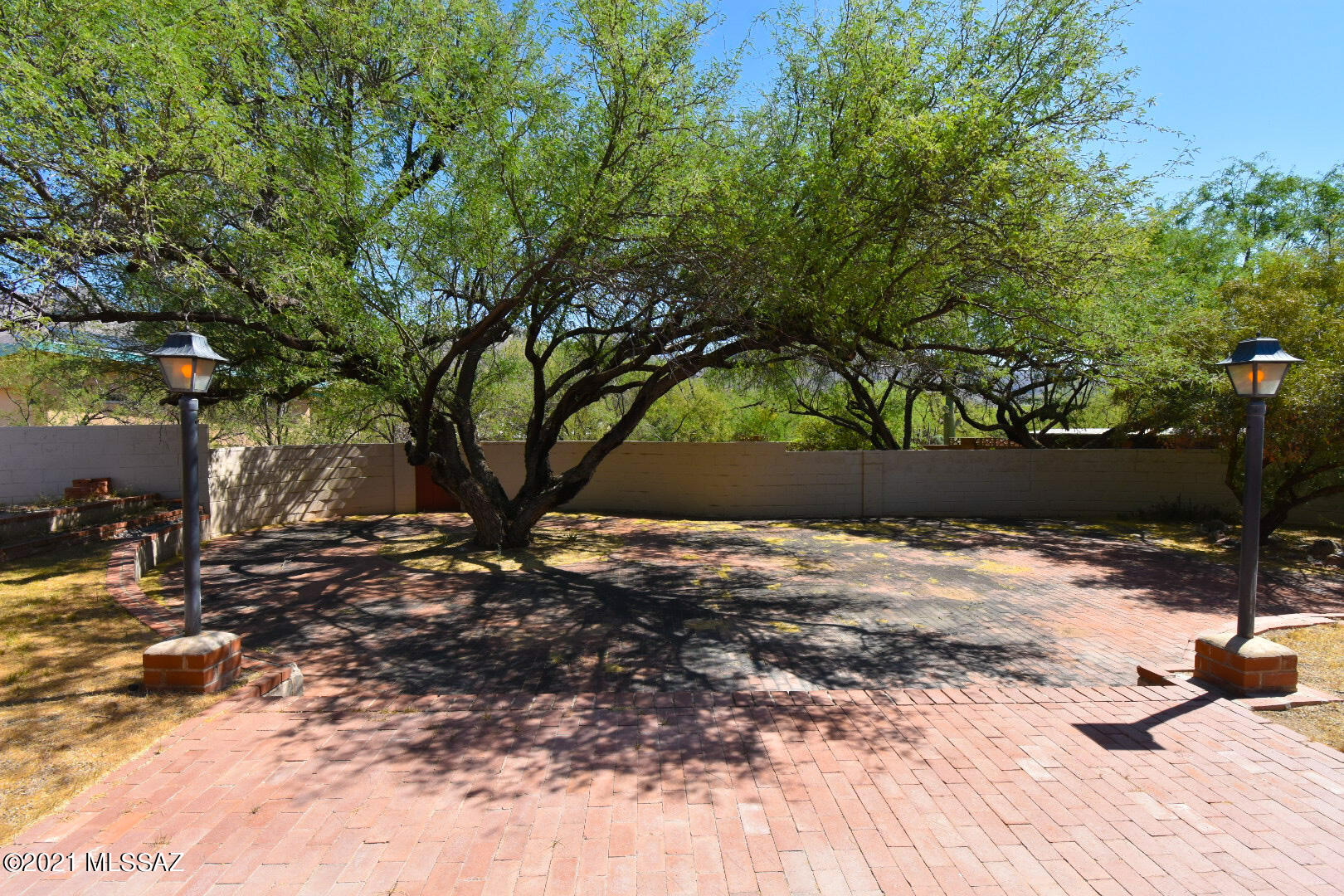 Classic Wesley Miller build territorial  3Bedroom/4Bath home in Hidden Hills.