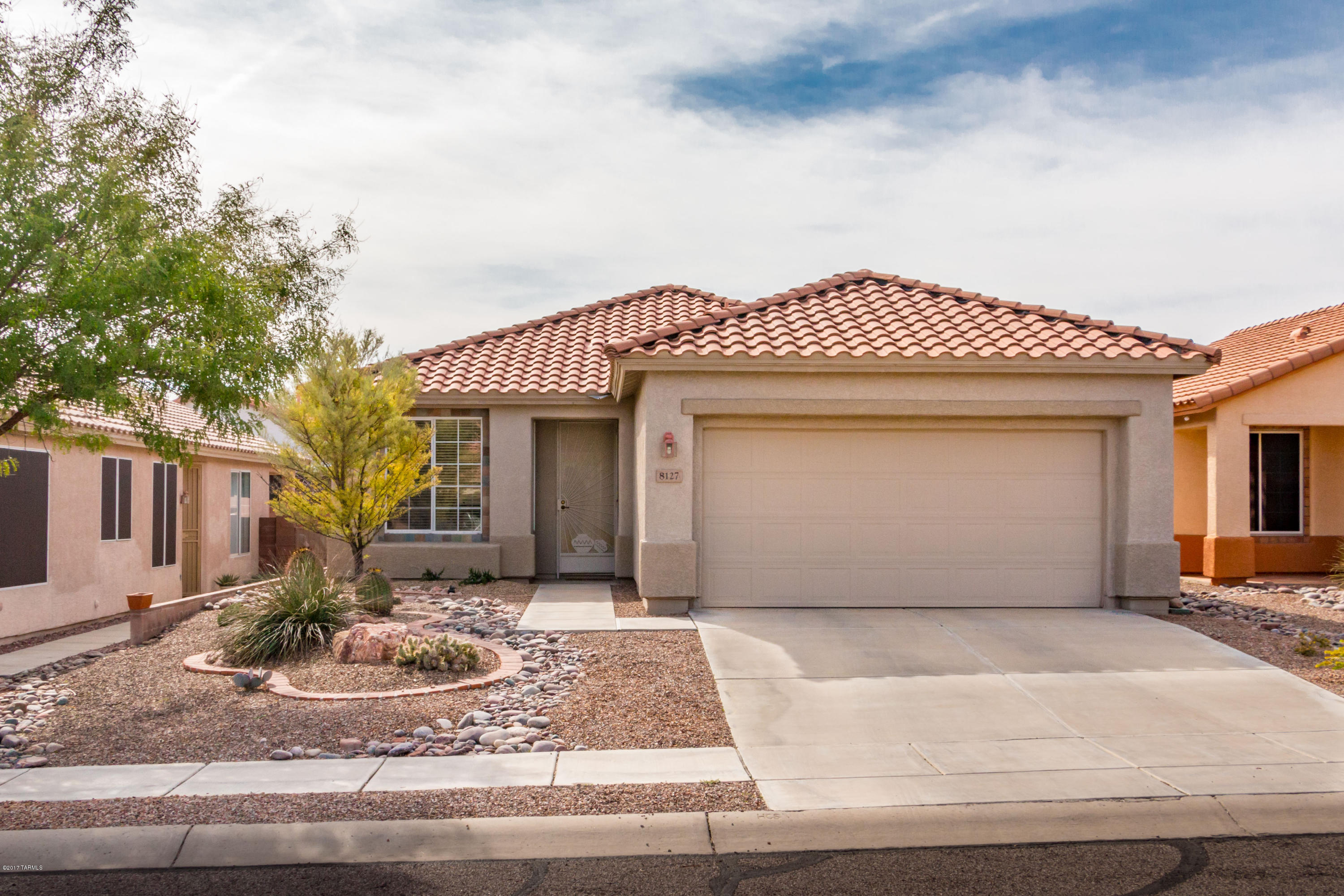 Fantastic contemporary Sierra model home.
This model has an eat-in kitchen with a formal dining area. Tile throughout home, except for both bedrooms, which have carpet. Laundry room off garage, gated back yard and pullouts in kitchen cabinets. Security front door and back patio security doors. All appliances convey. Come by and take a look.