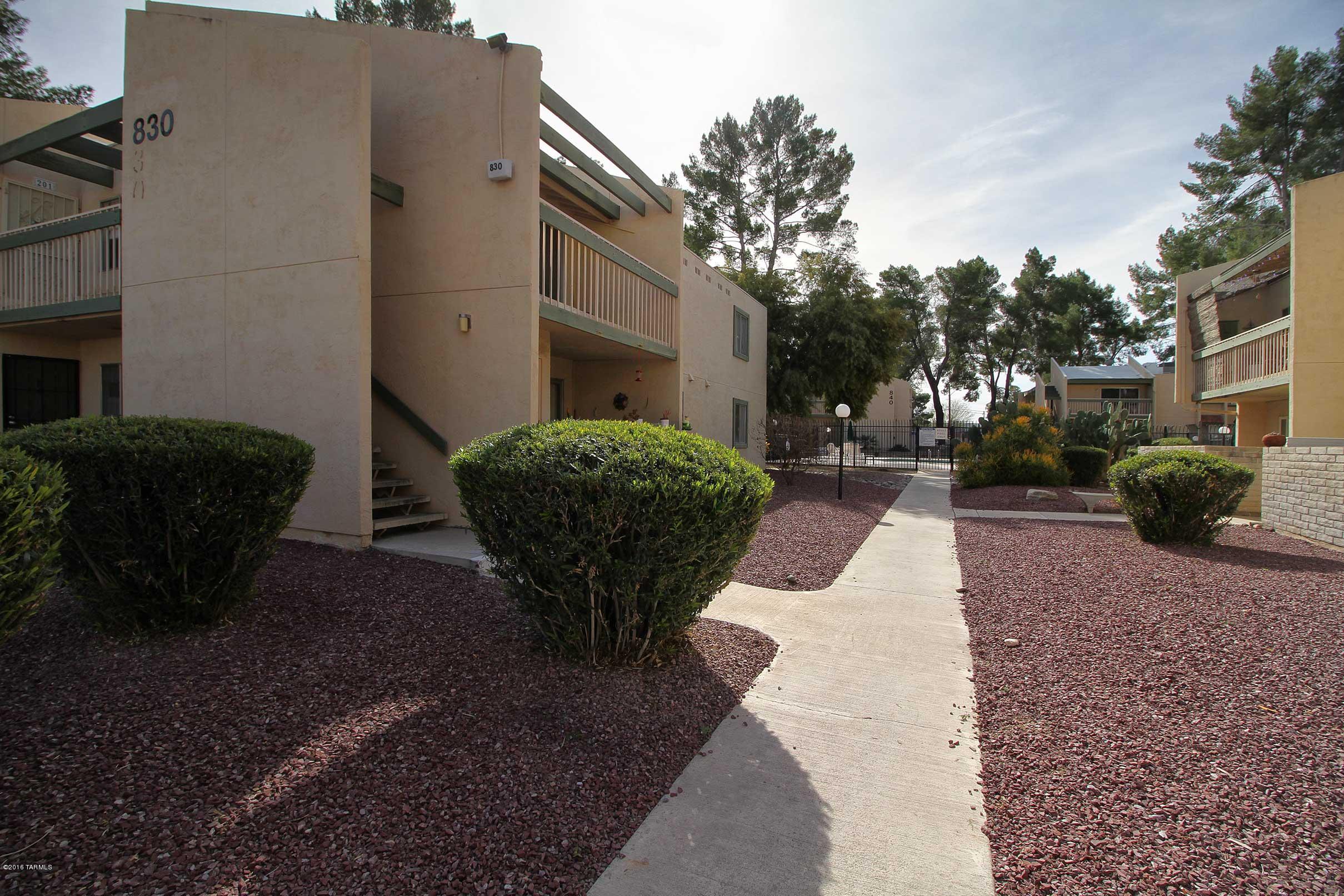Investor special, This 1 Bedroom 1 Bathroom home is a perfect long term rental in a desirable complex. Move in ready. HOA covers water, sewer, trash, exterior maintainace and roof.