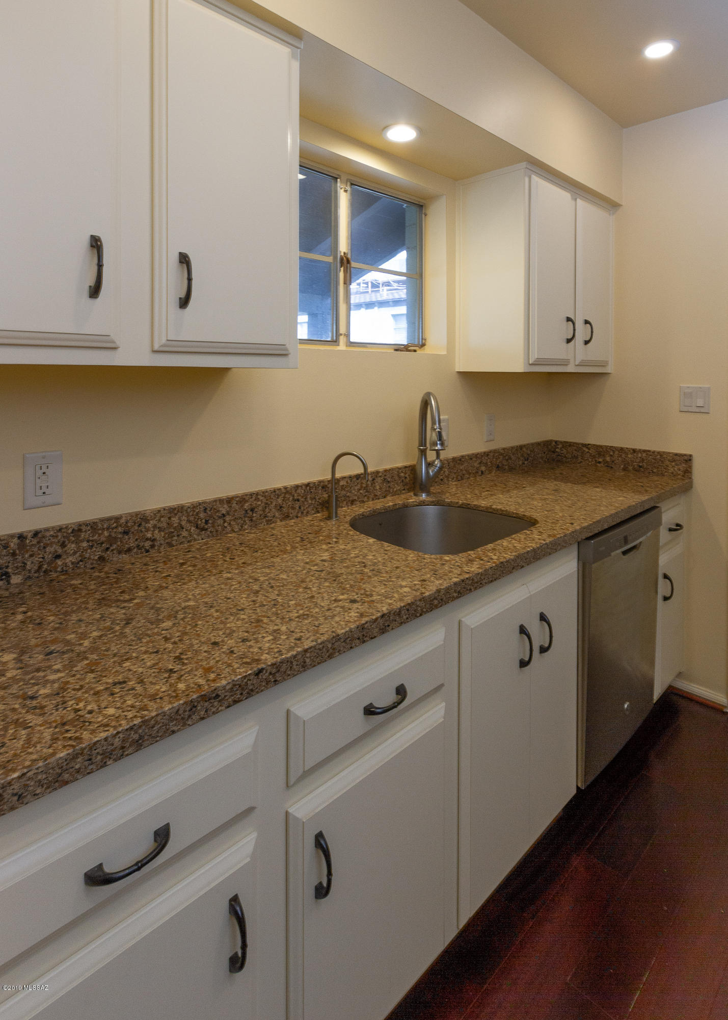El Encanto Apartments - Residential