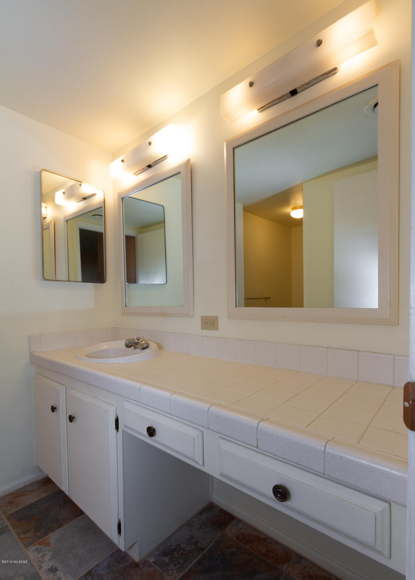 El Encanto Apartments - Residential