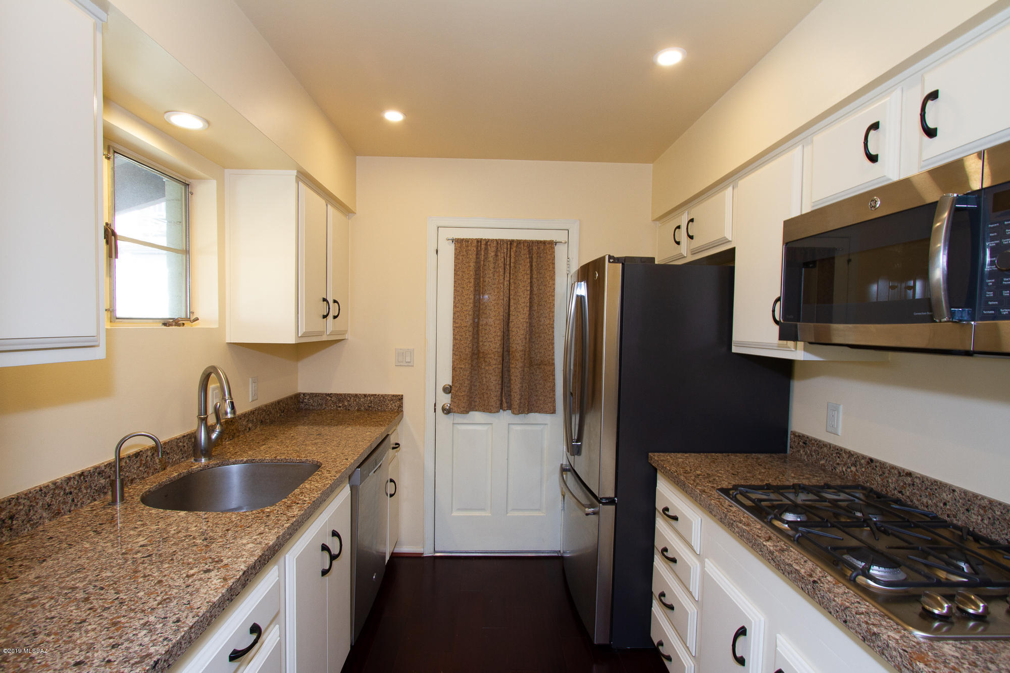 El Encanto Apartments - Residential