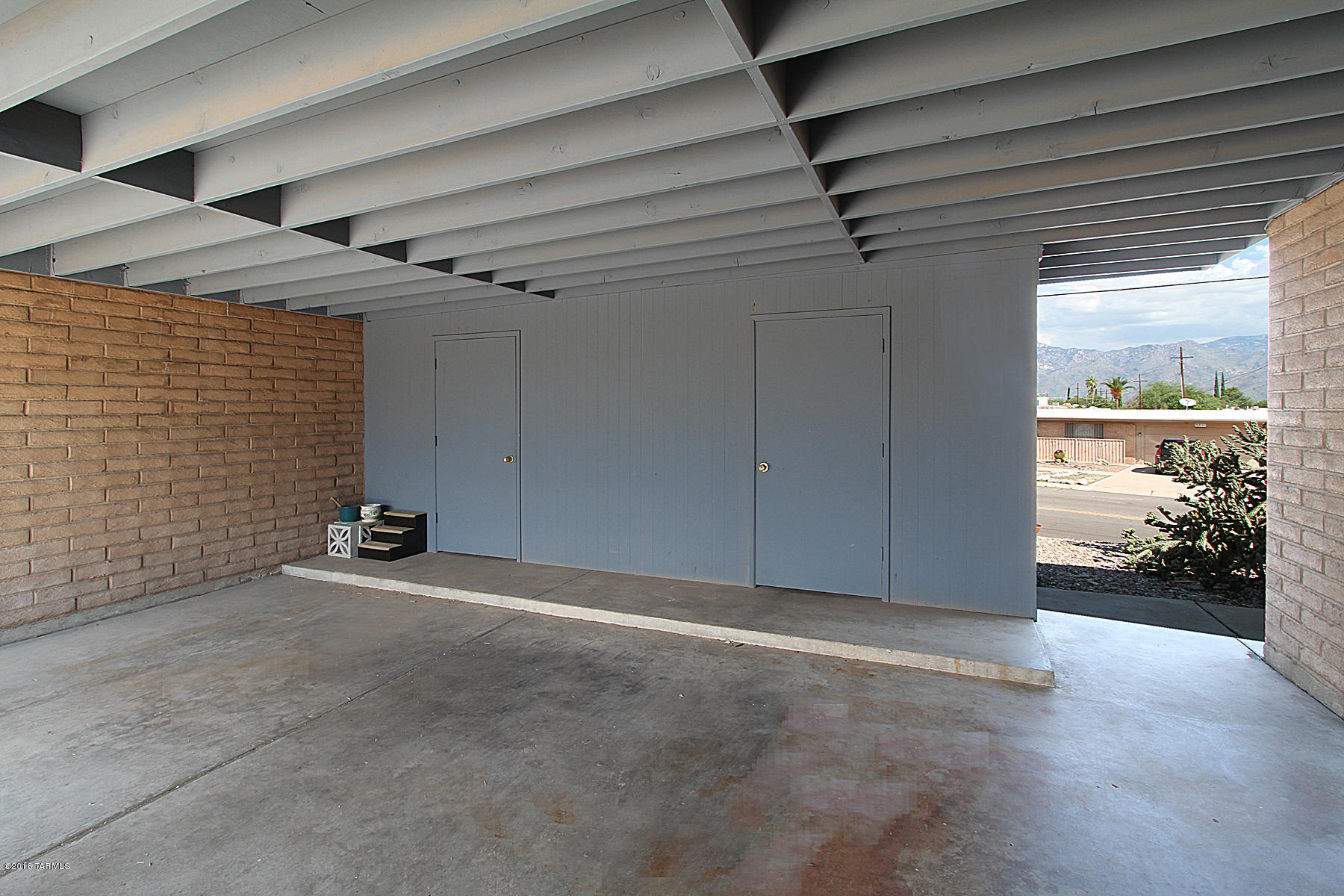 Broadway East (113-253) - Residential