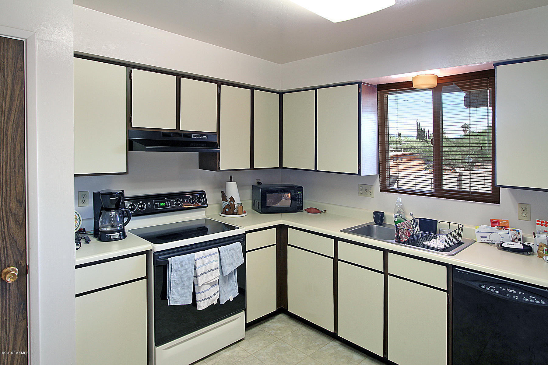Broadway East (113-253) - Residential