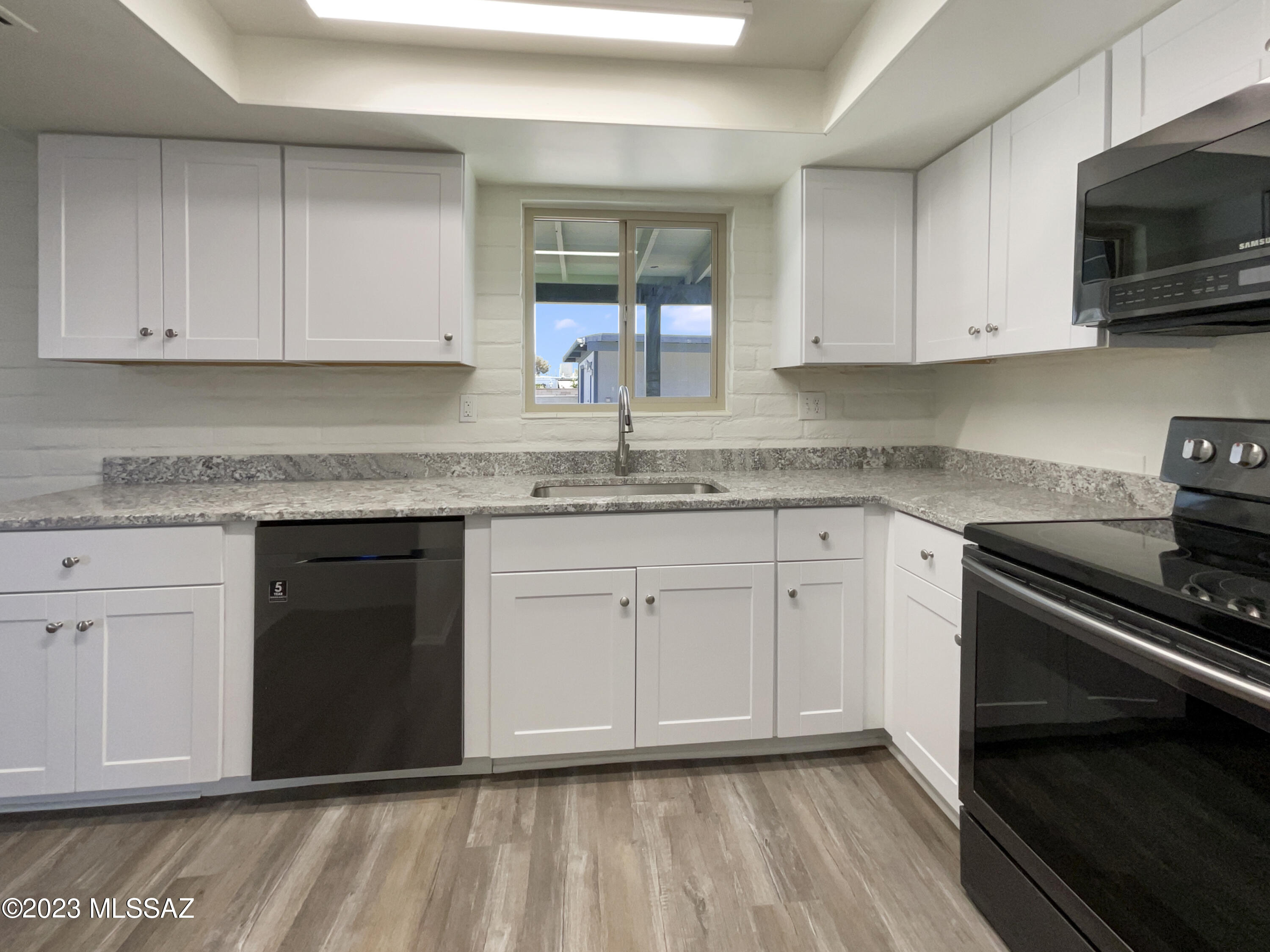Broadway East (1-112) - Residential