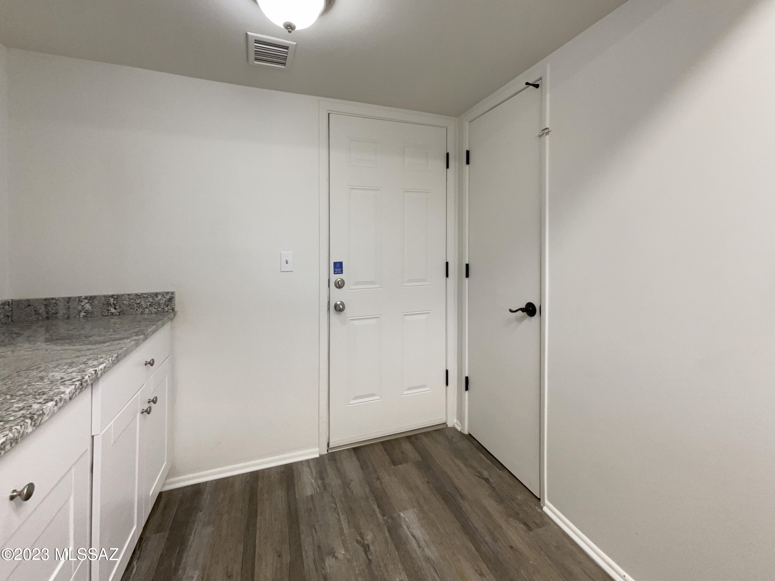 Broadway East (1-112) - Residential