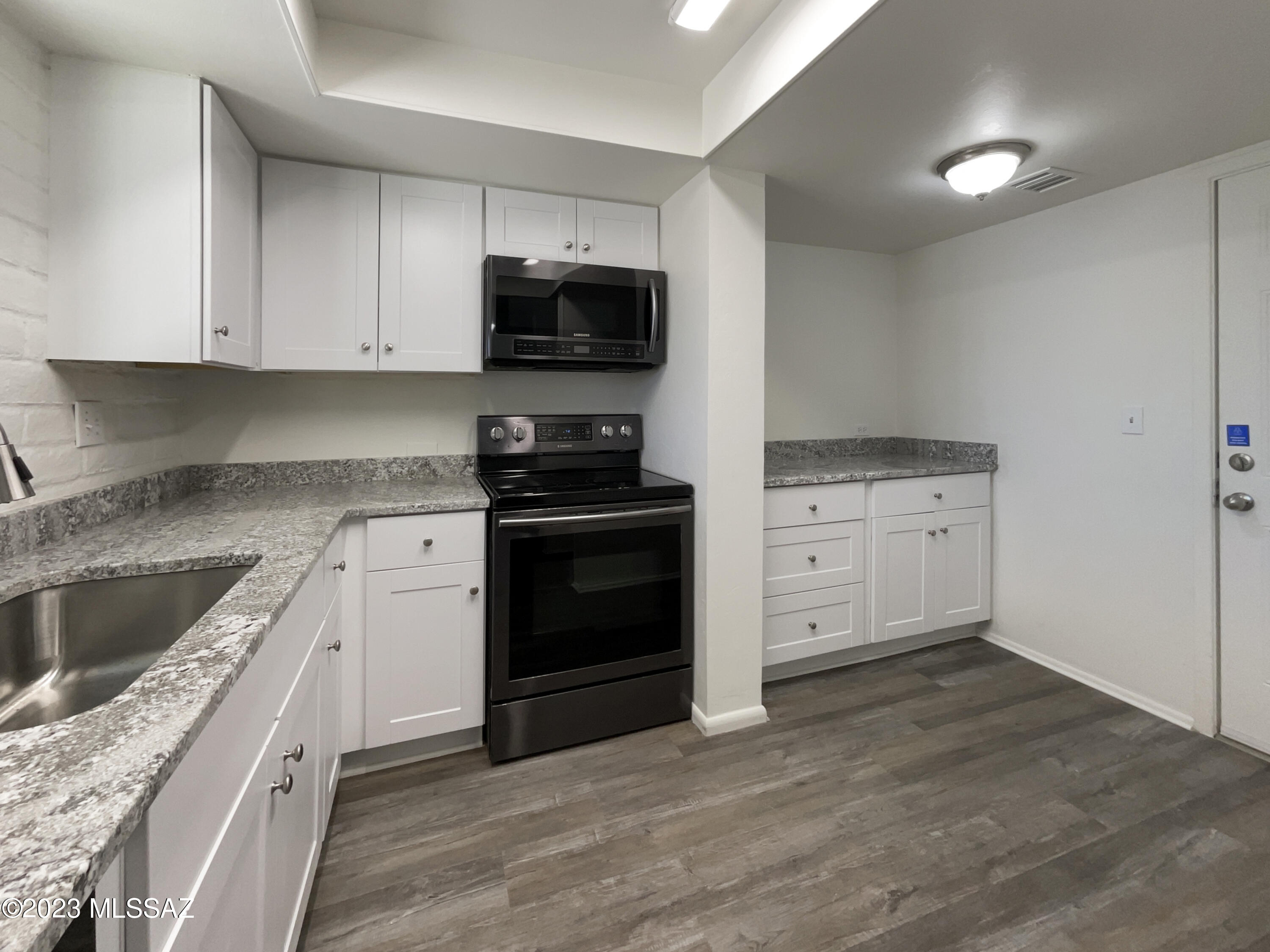 Broadway East (1-112) - Residential