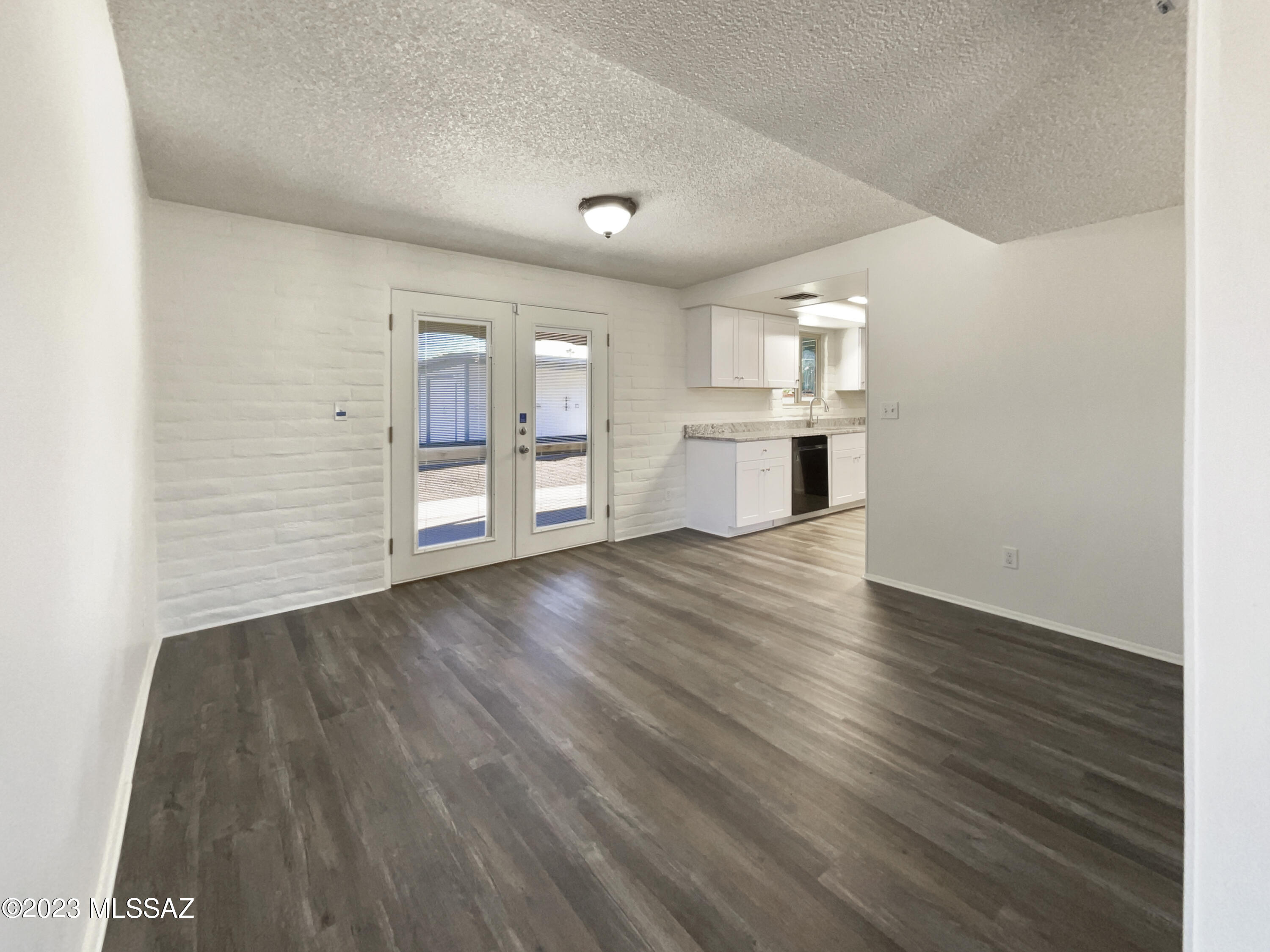 Broadway East (1-112) - Residential