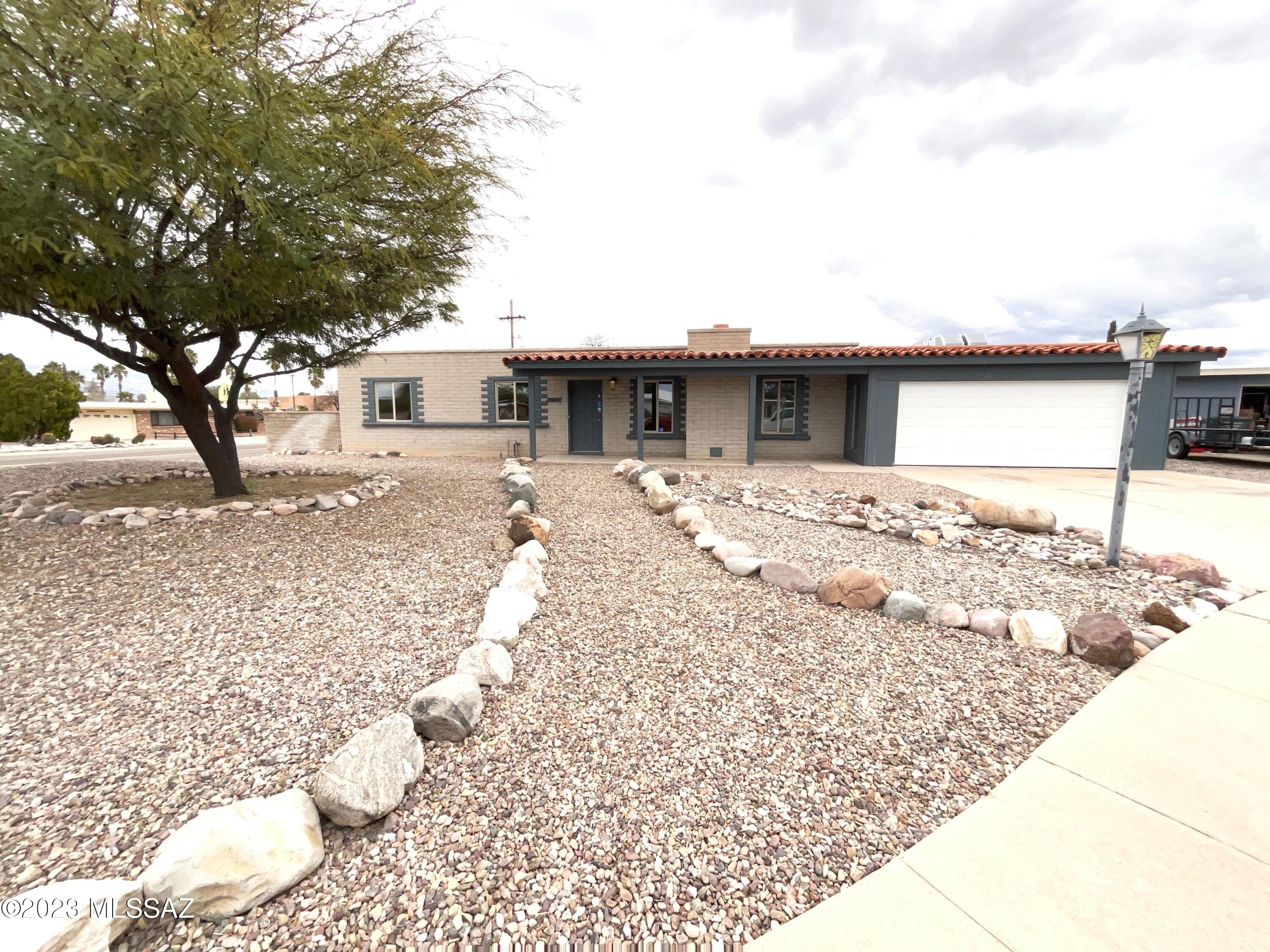 Broadway East (1-112) - Residential