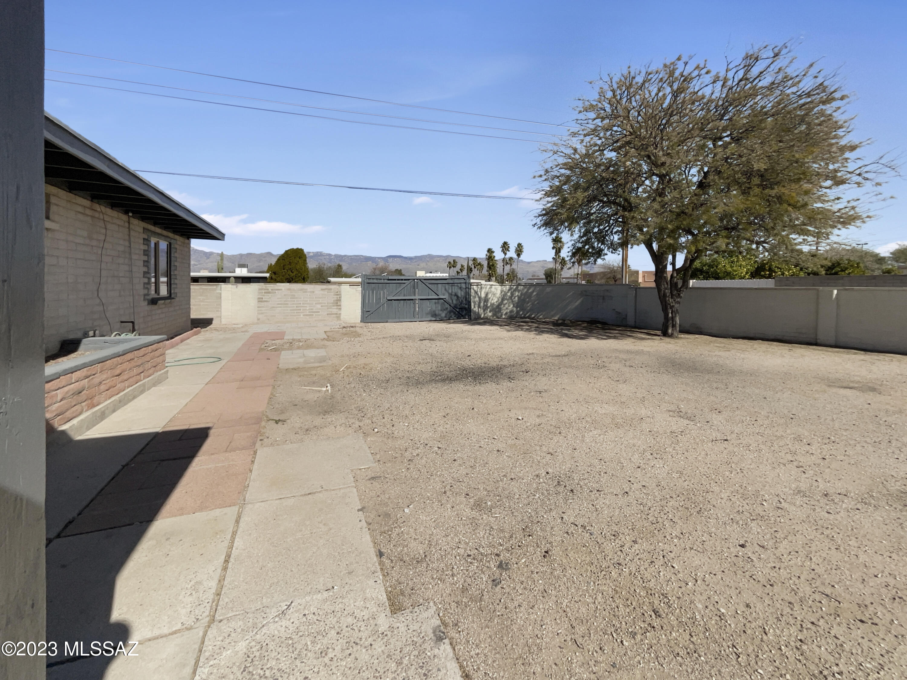 Broadway East (1-112) - Residential