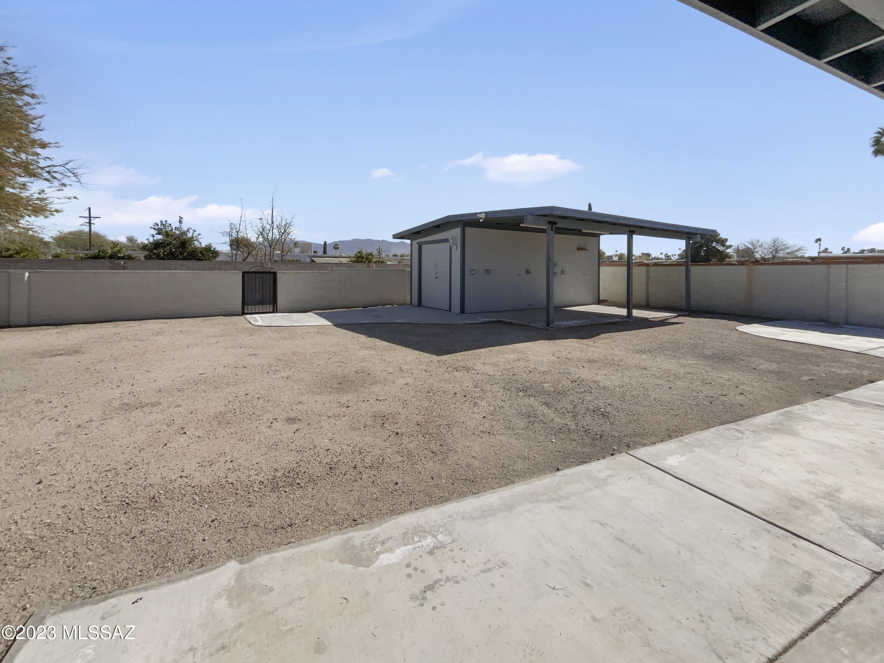 Broadway East (1-112) - Residential