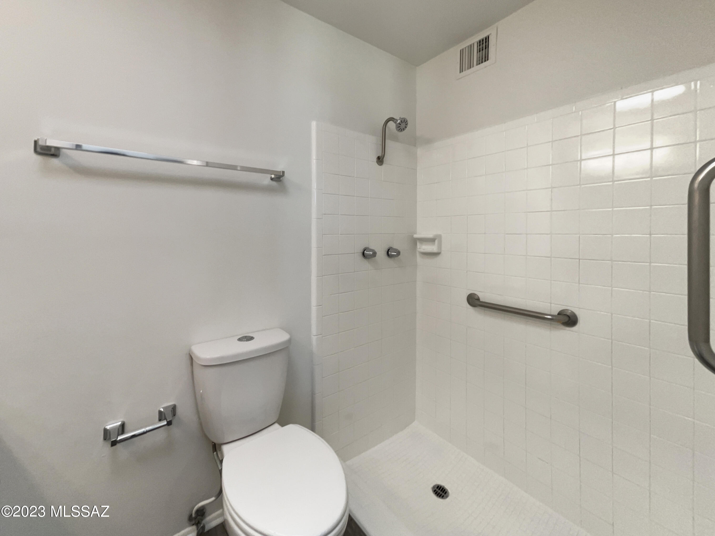 Broadway East (1-112) - Residential