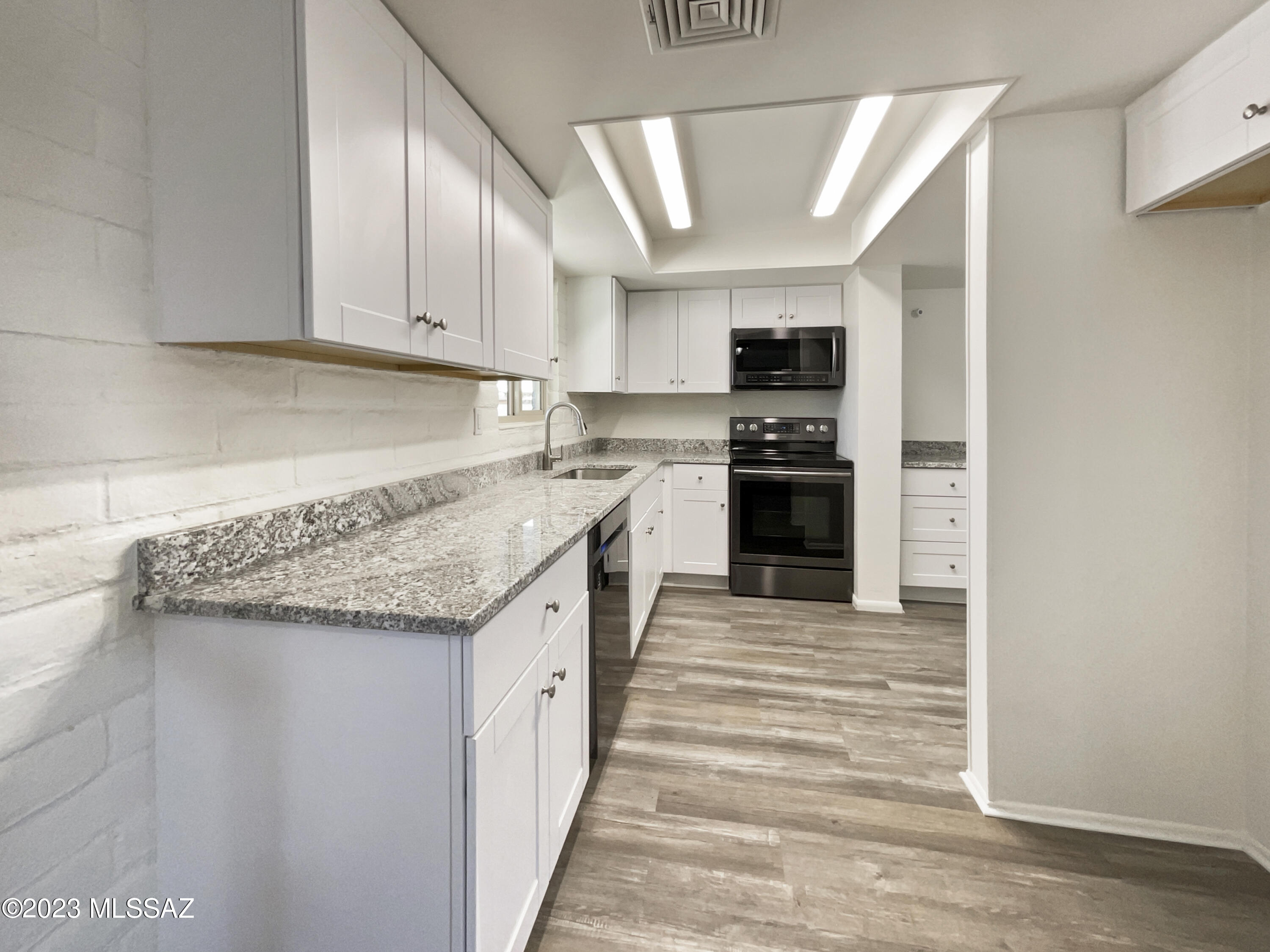 Broadway East (1-112) - Residential