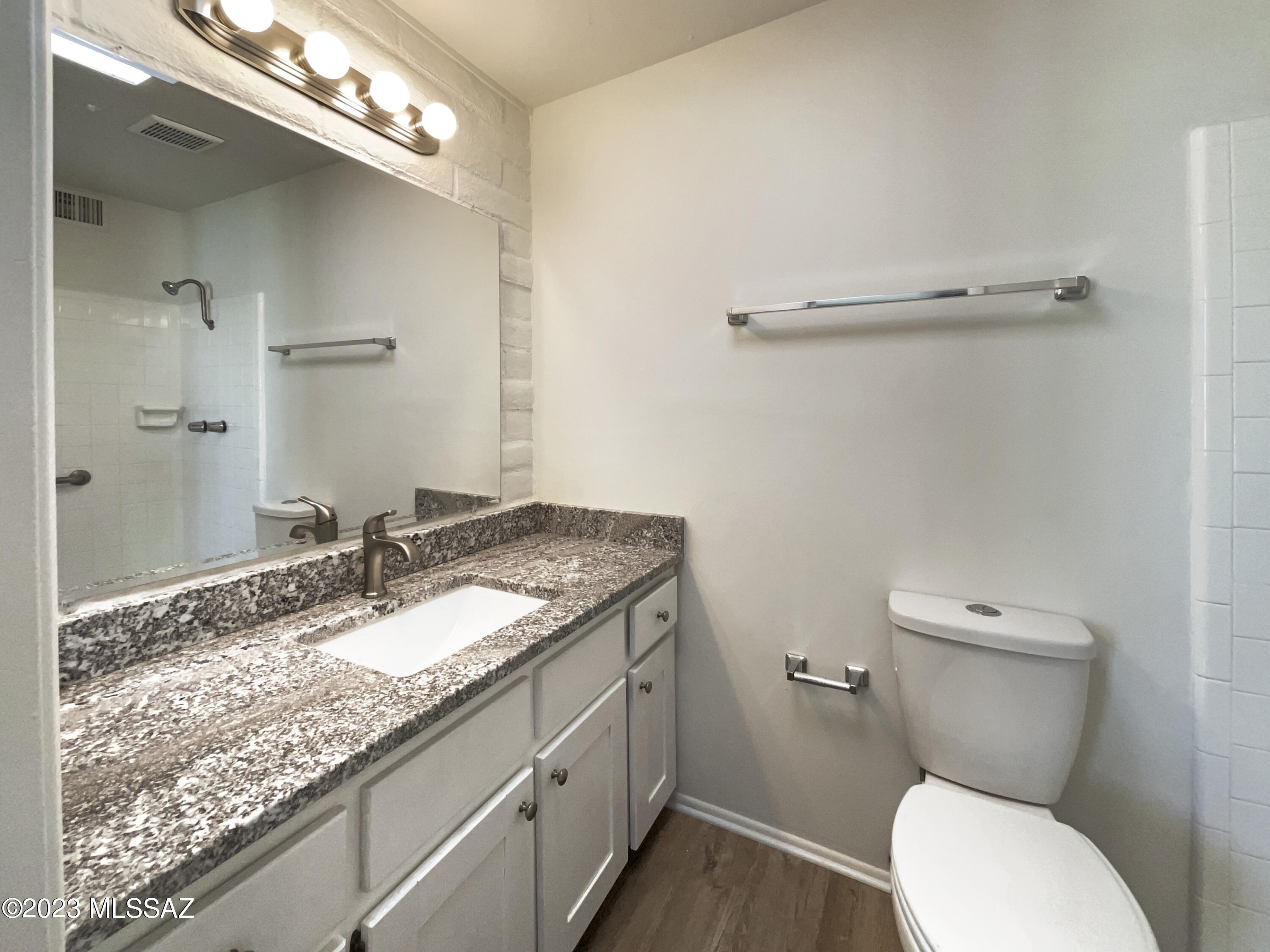 Broadway East (1-112) - Residential