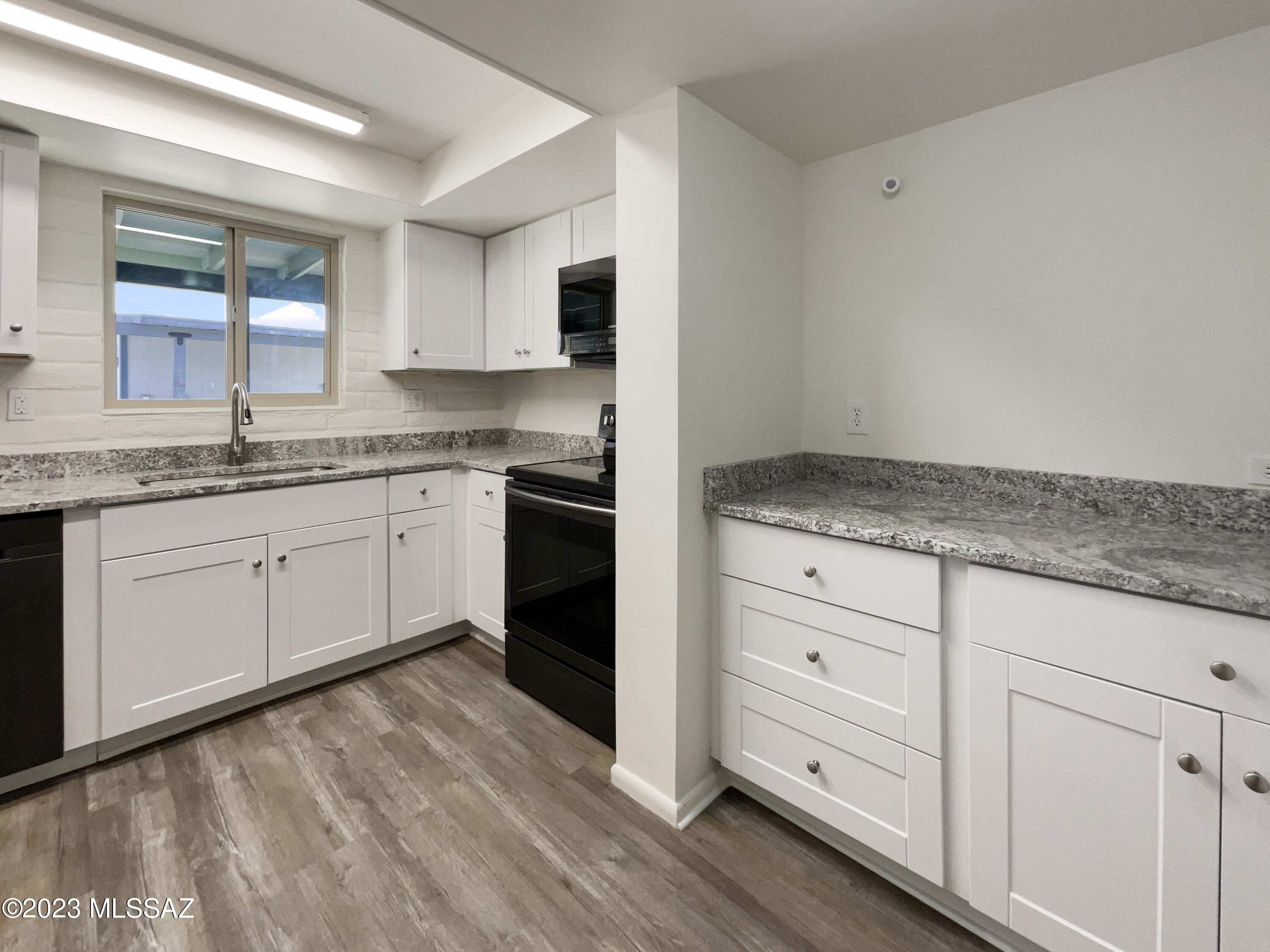 Broadway East (1-112) - Residential