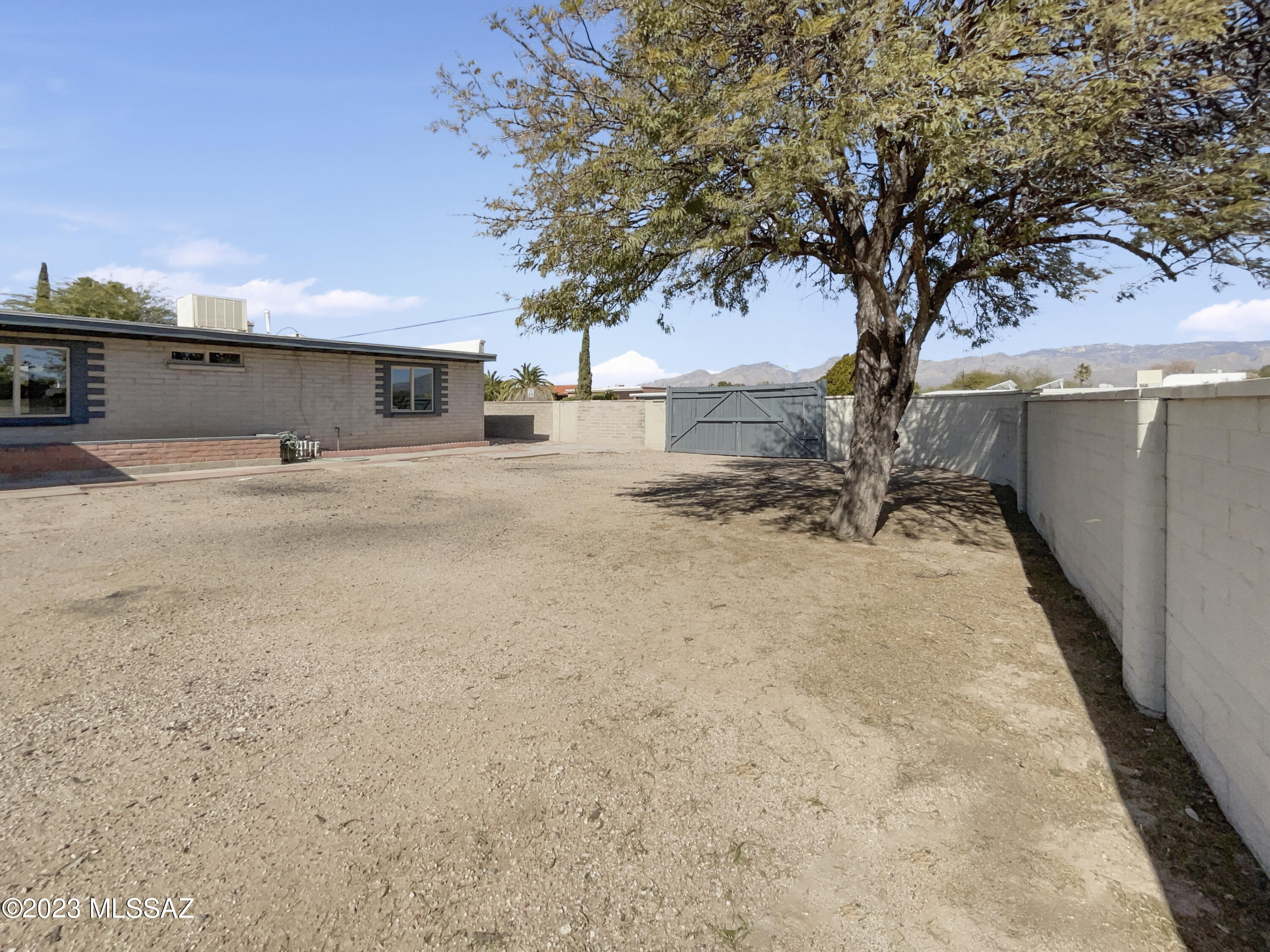 Broadway East (1-112) - Residential