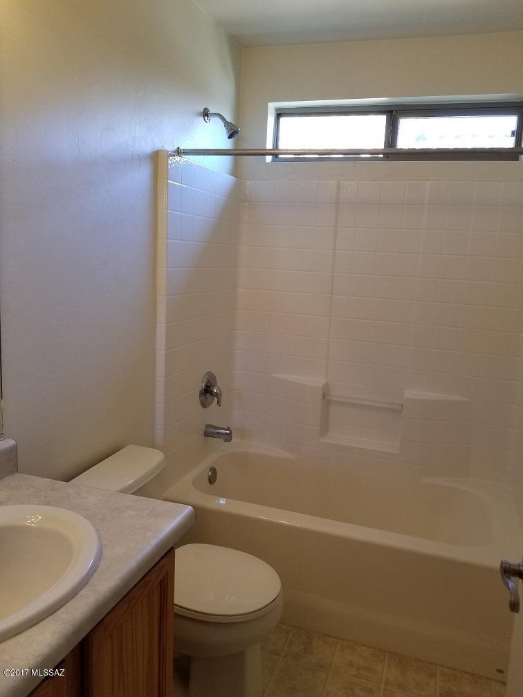 Los Arroyos Del Este Resub - Residential Lease