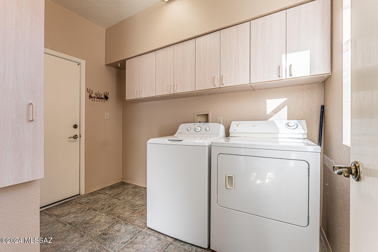 San Ignacio Heights (93-135) - Residential