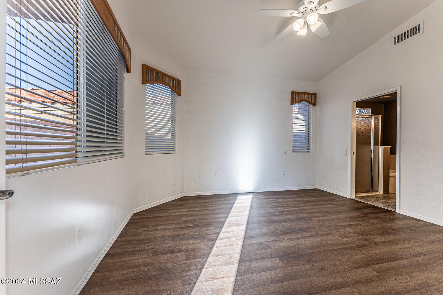 San Ignacio Heights (93-135) - Residential