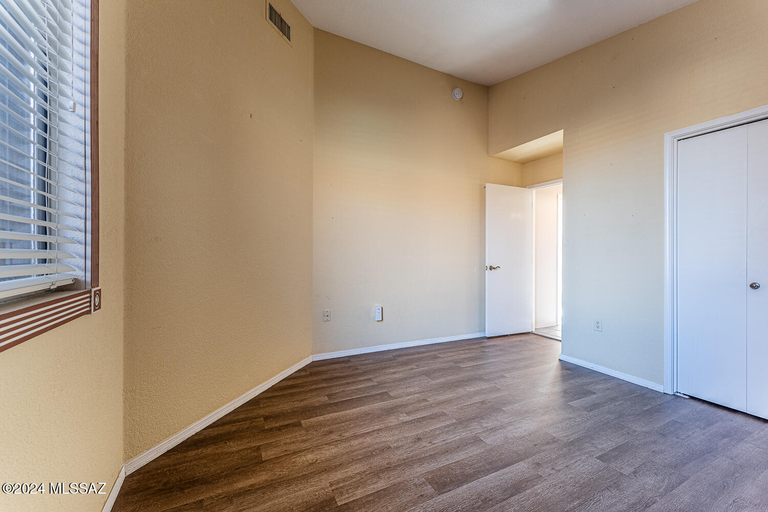San Ignacio Heights (93-135) - Residential