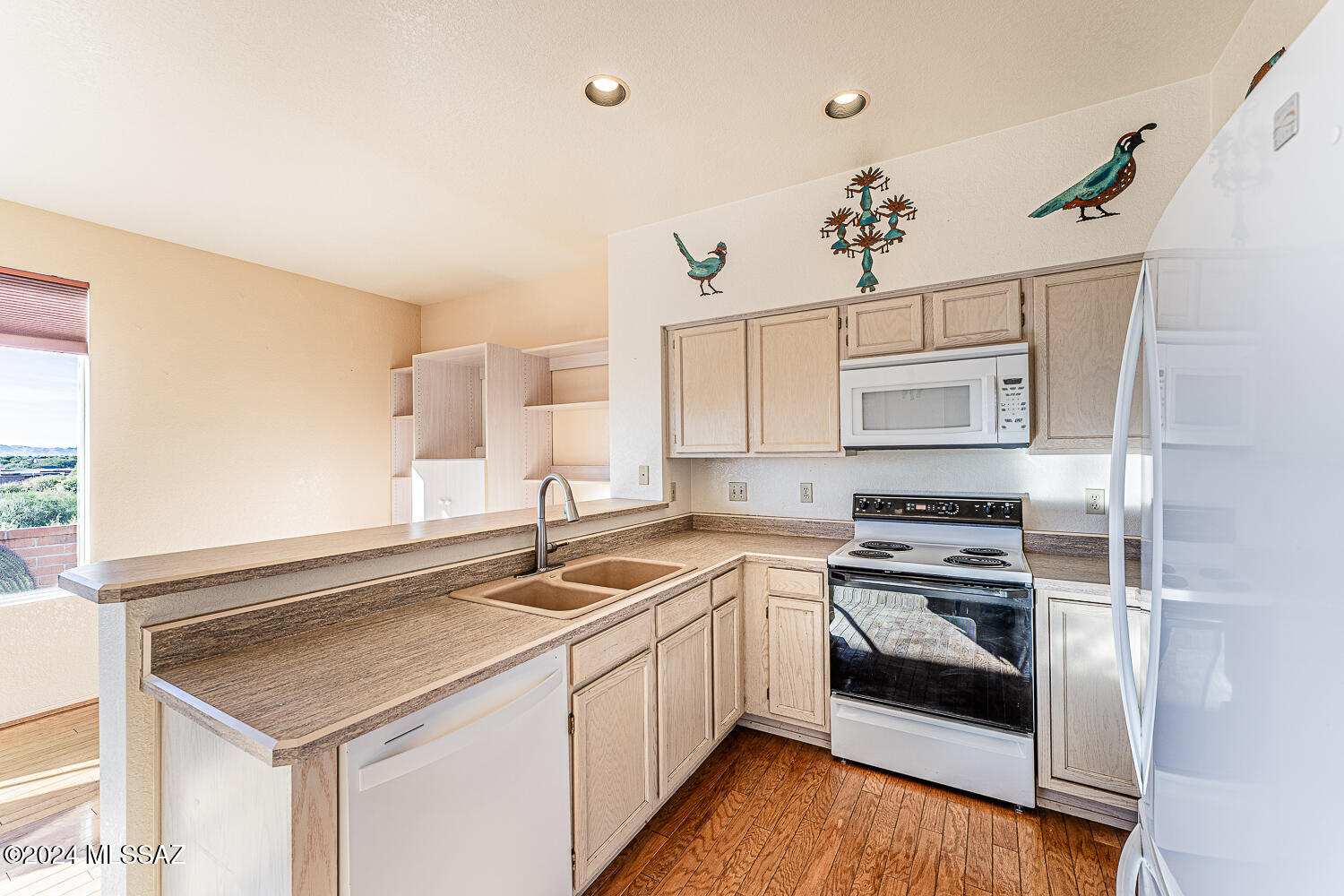 San Ignacio Heights (93-135) - Residential