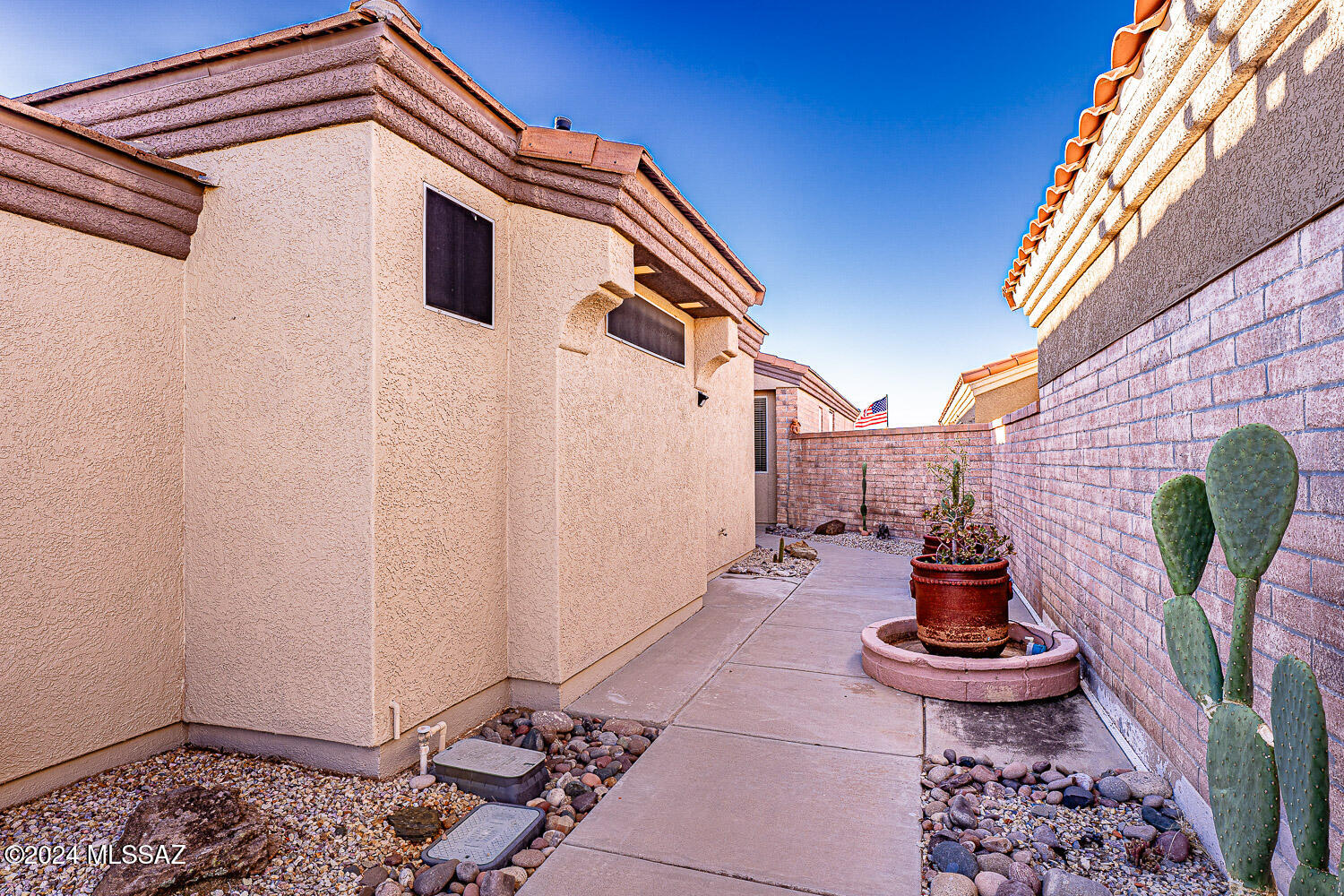 San Ignacio Heights (93-135) - Residential