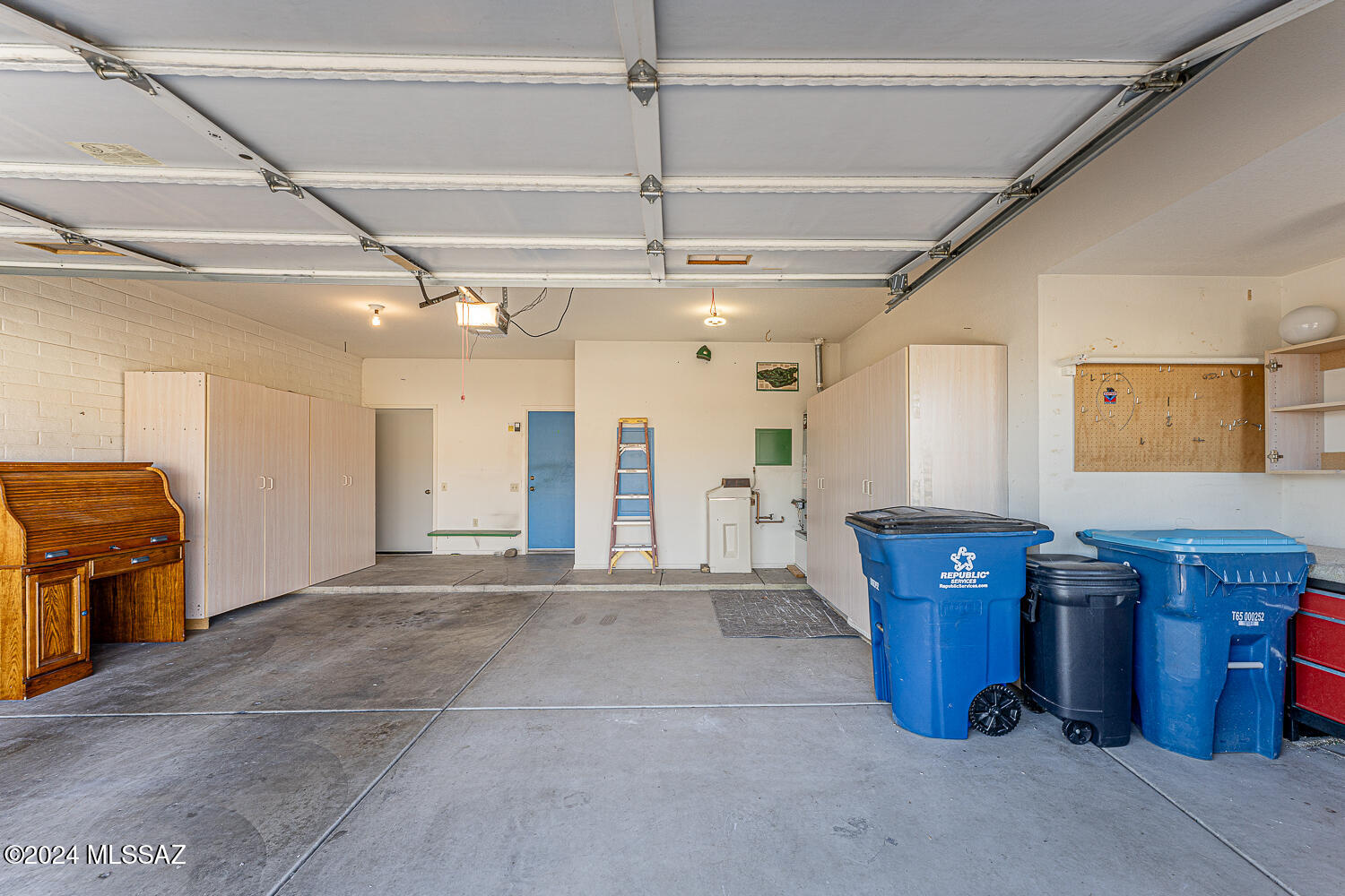 San Ignacio Heights (93-135) - Residential