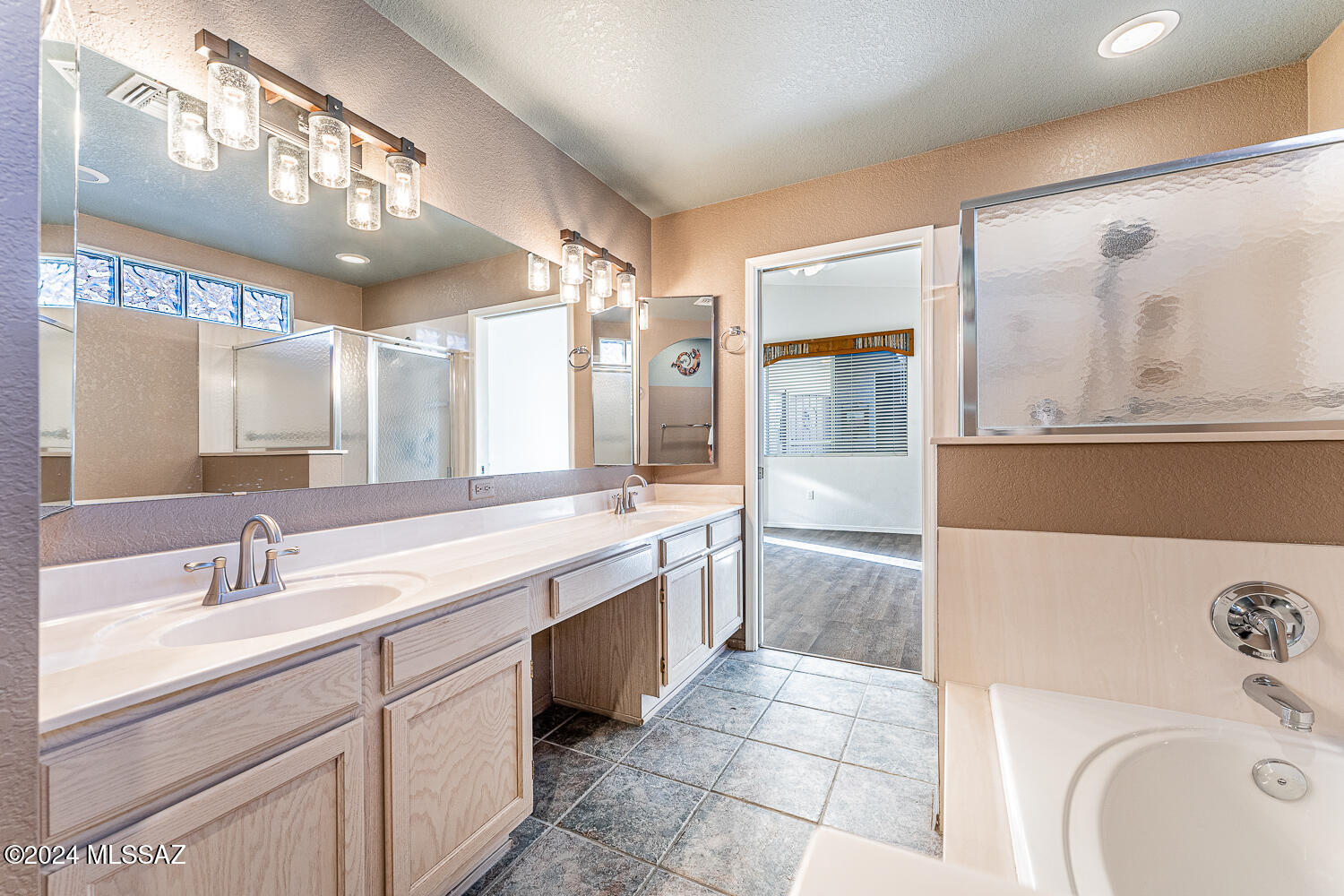 San Ignacio Heights (93-135) - Residential