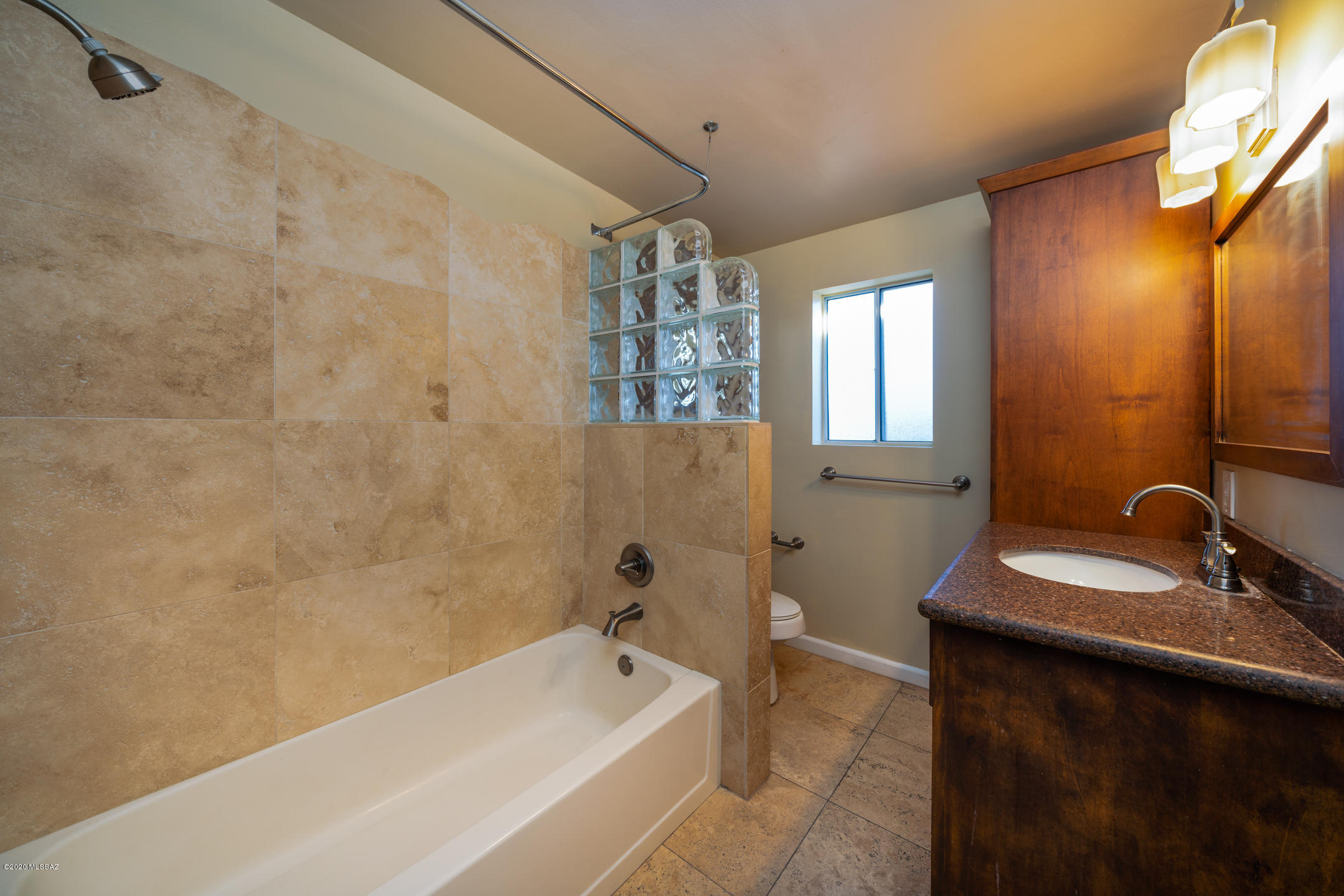 Manana Grande - Residential