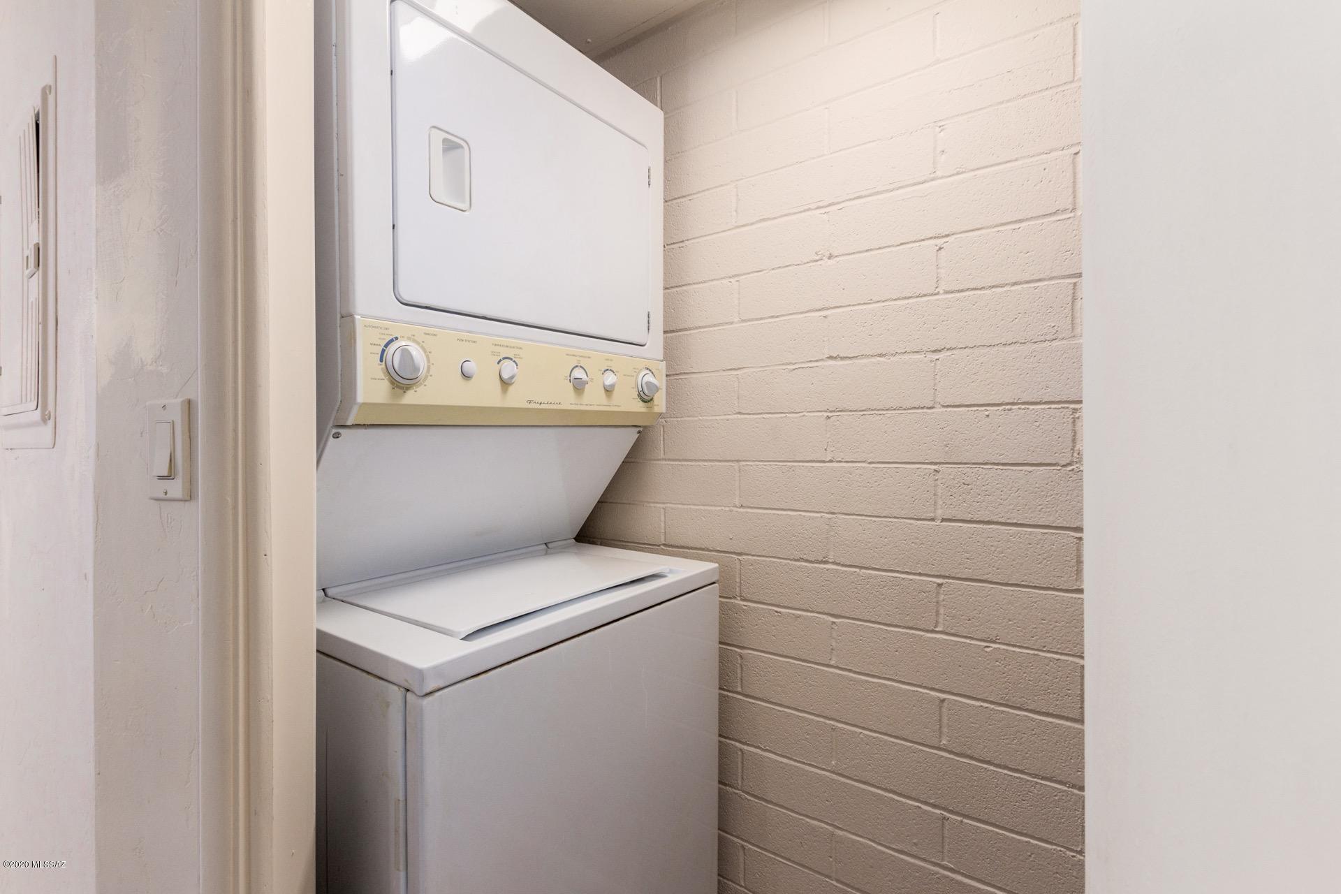 Royal Alvernon Condos. - Residential