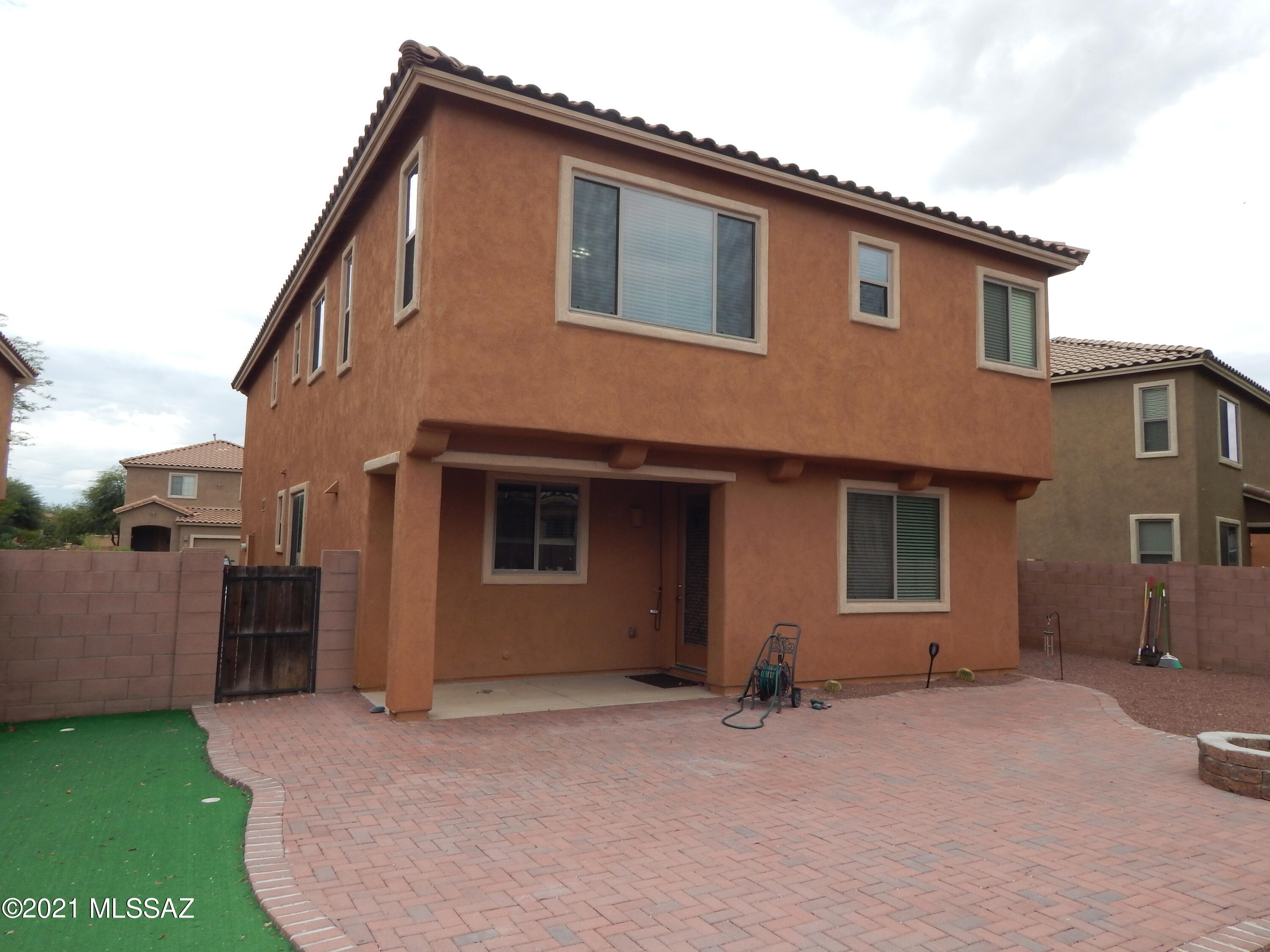 Presidios at Rancho Sahuarita (1-927) - Residential Lease