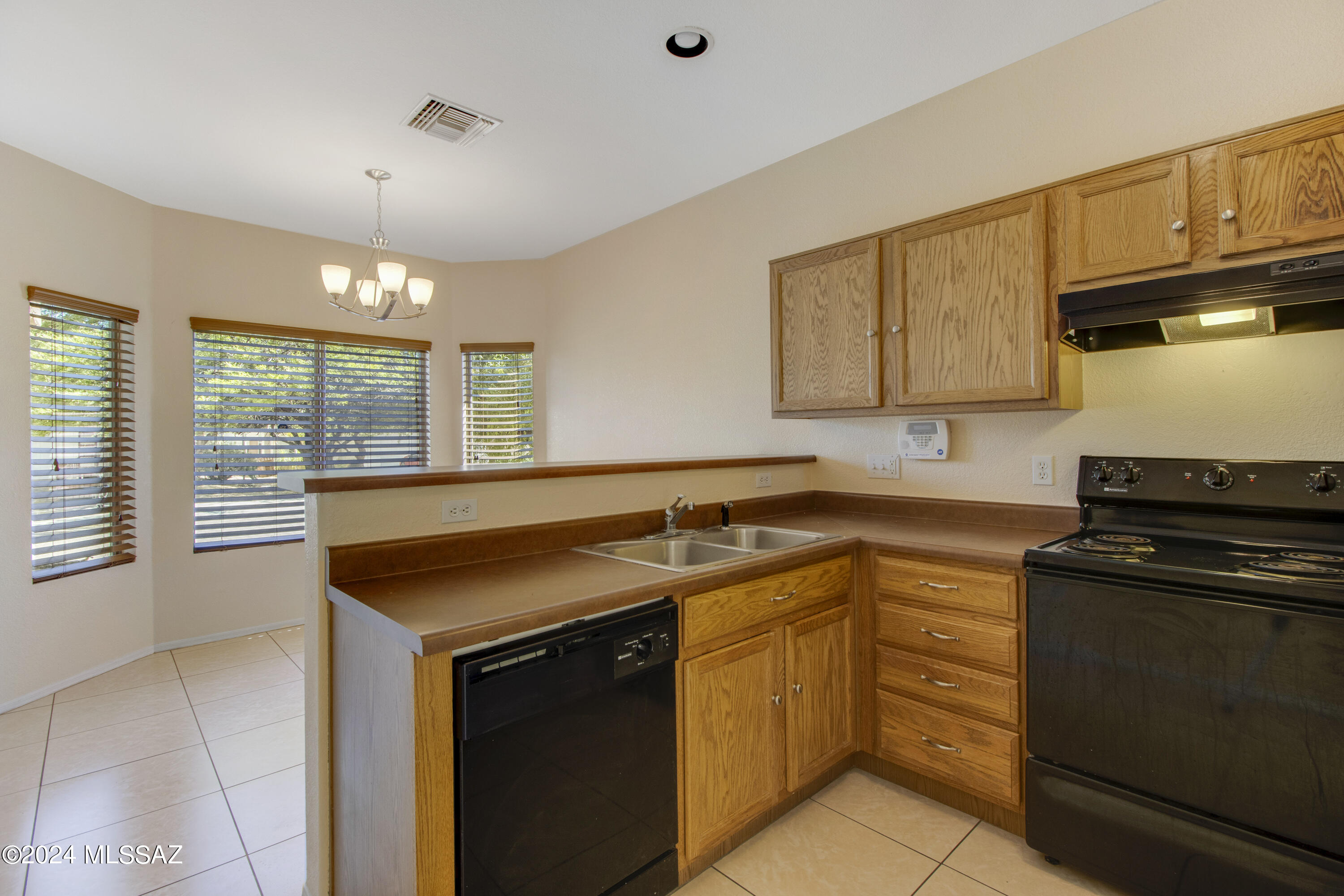 Rillito At La Cholla (1-133) - Residential Lease