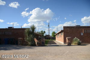Beautiful brick duplex; a great opportunity to purchase all 6 duplexes, totalling 12 units. Each unit includes a washer, dryer, stove, and refrigerator. Electricity is individually metered to each unit. Each unit is a large 900 SF with 2 bedrooms and 1 bathroom each. Easy access to numerous restaurants, retailers, and convenient to bus line.