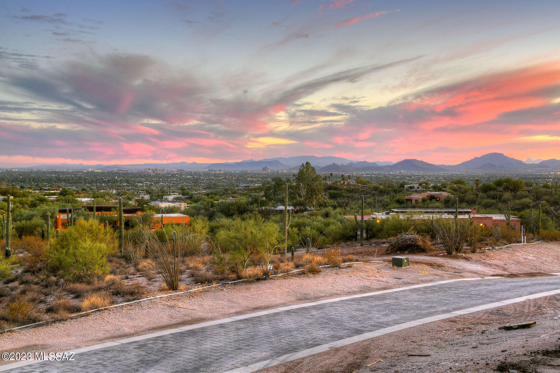 Quintana in the Catalina Foothills - Land