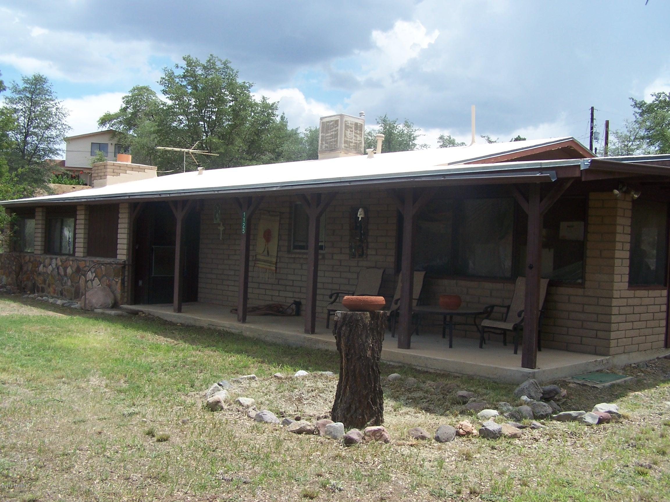 Spacious home, over 1300 square feet, 2 bedroom, 2 baths. House sits on a private lot with mature trees. Privacy fence around back yard, new stove, new carpet, and large enclosed screened in porch. Renters Insurance required.