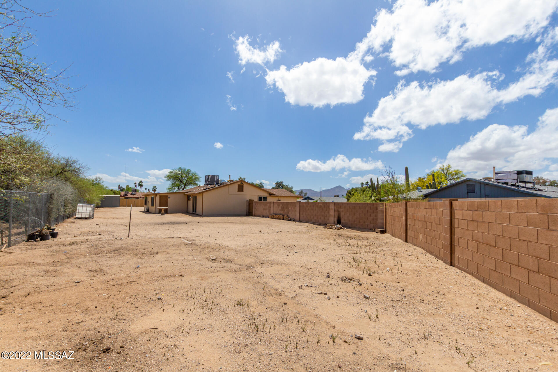 Casas Del Oeste (233-280) - Residential